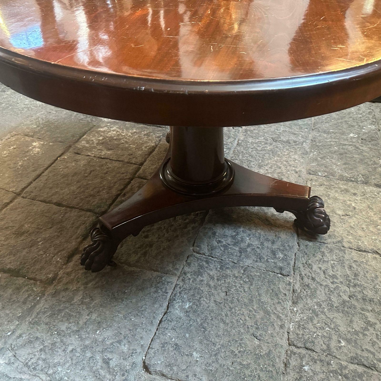 1840s Empire Veneered Mahogany Wood Sicilian Round Tilt Top Table photo vintage