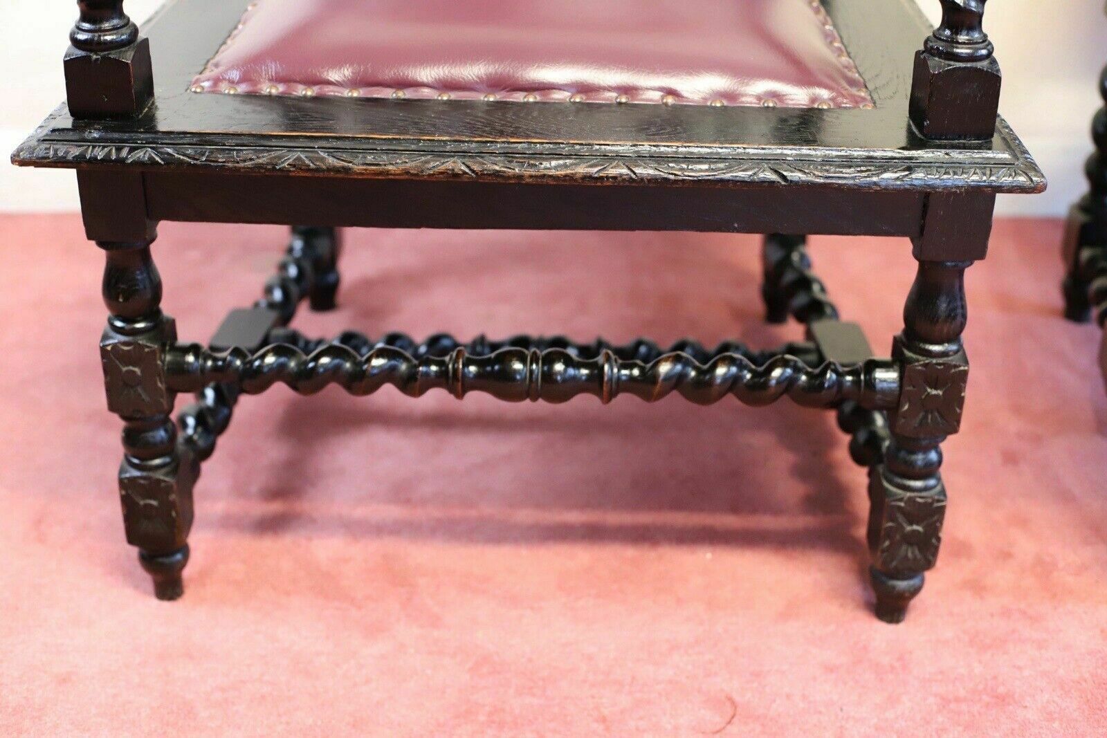 photo vinterior Beautiful Pair Of Victorian Carolean Open Armchairs