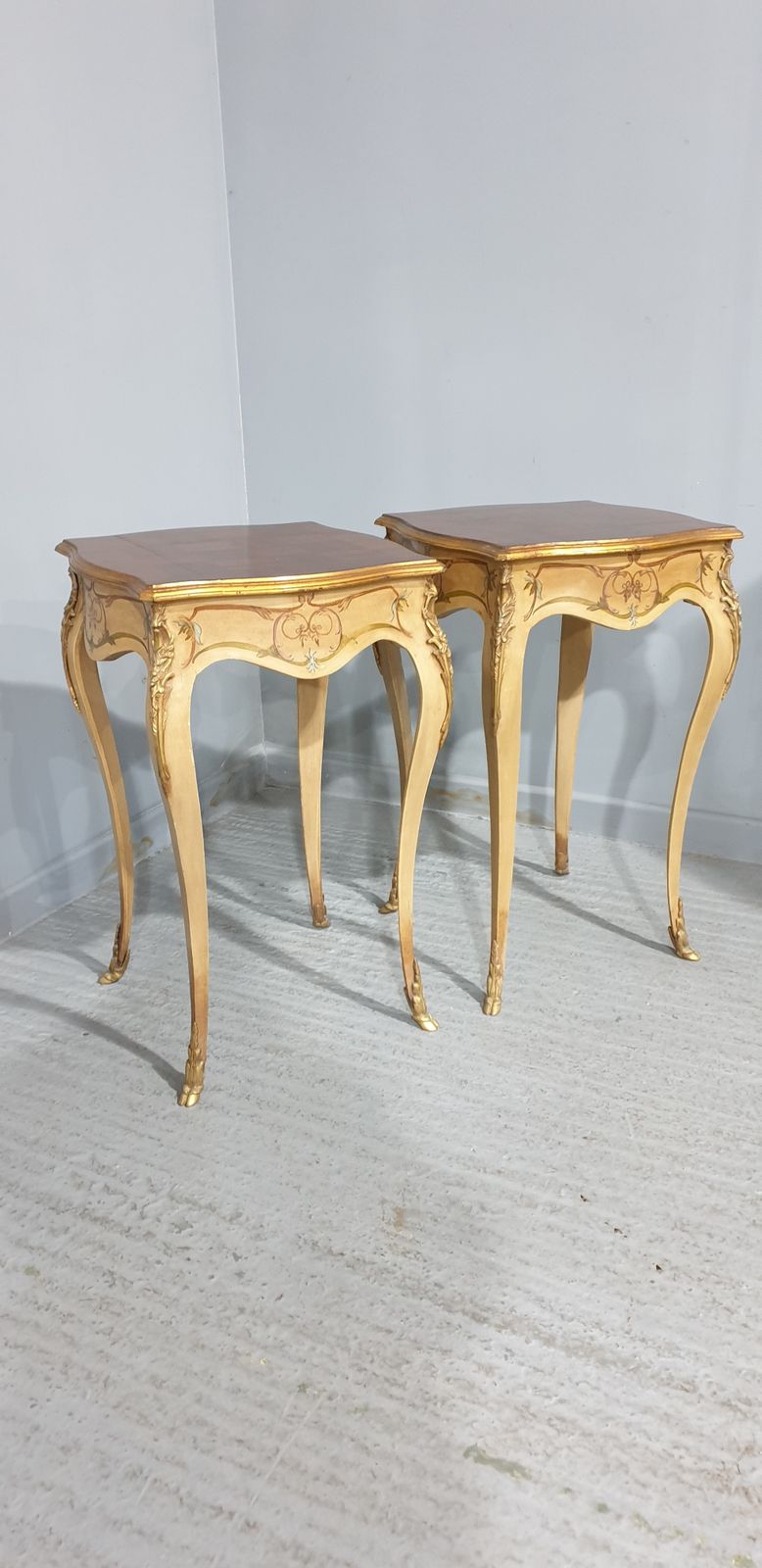 Furniture Super Pair French Painted Lamp Side Tables photo