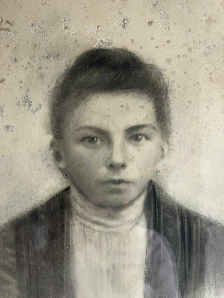 Beautiful Antique French Gilt Framed Portrait photo vinterior