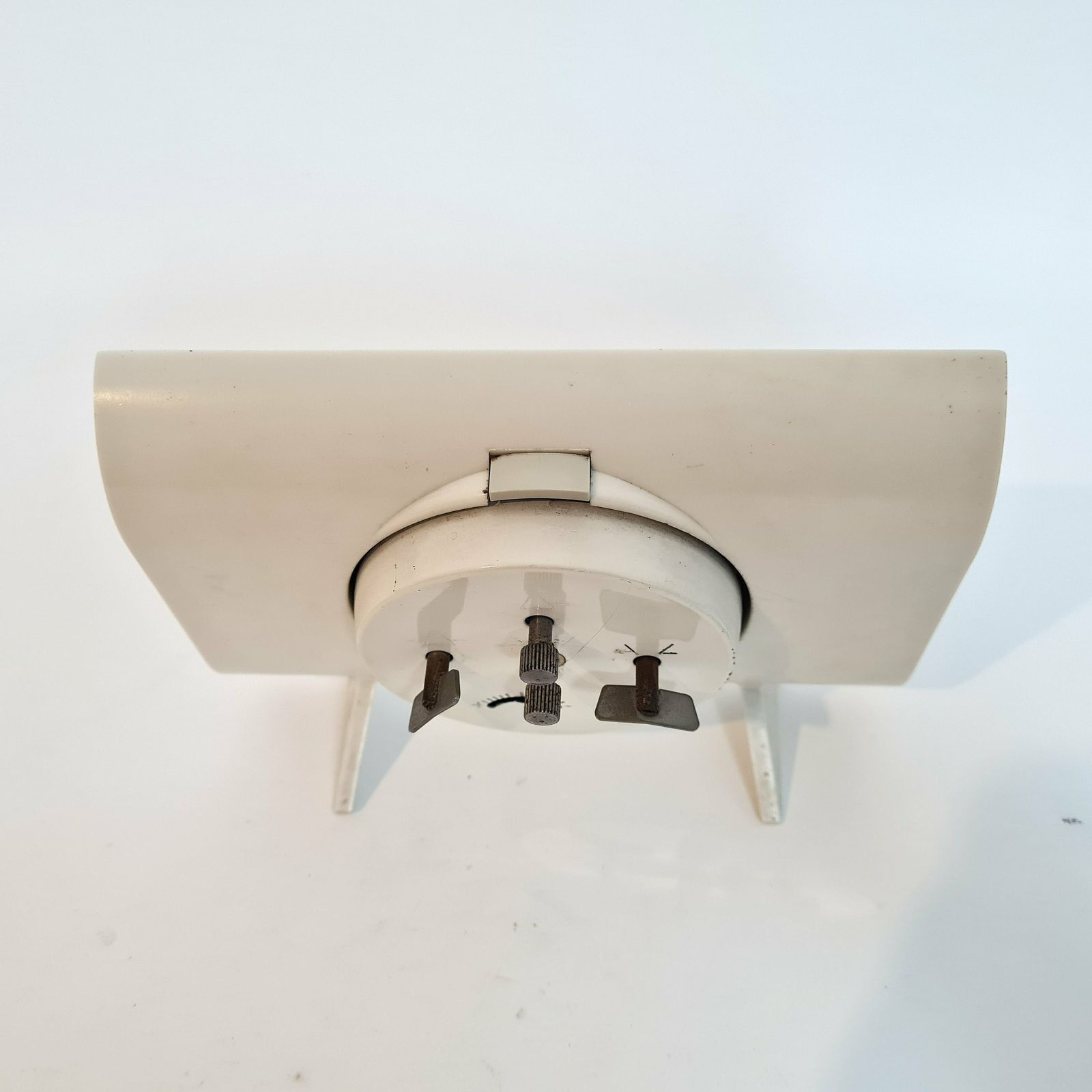 Vintage Zeldzame Mechanische Wekker – Tsjechoslowakije – Tafelklok – Ca. Jaren 1960 photo vinterior