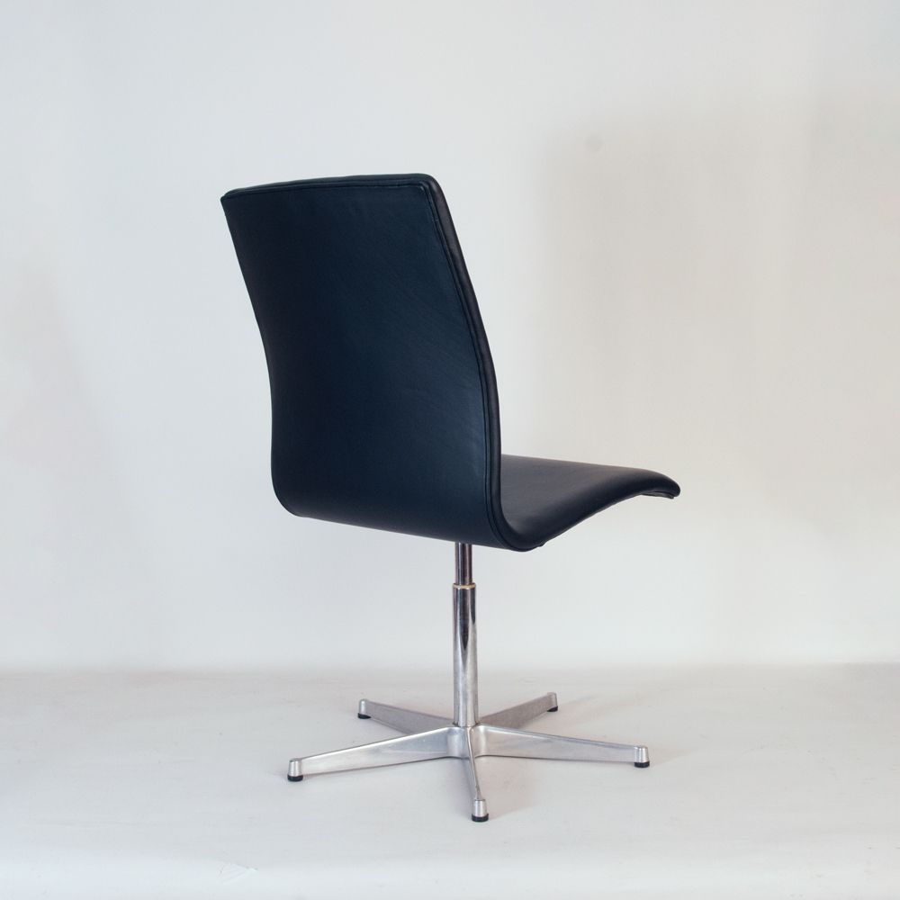 Arne Jacobsen ‘Oxford Chair’ photo 1400.0