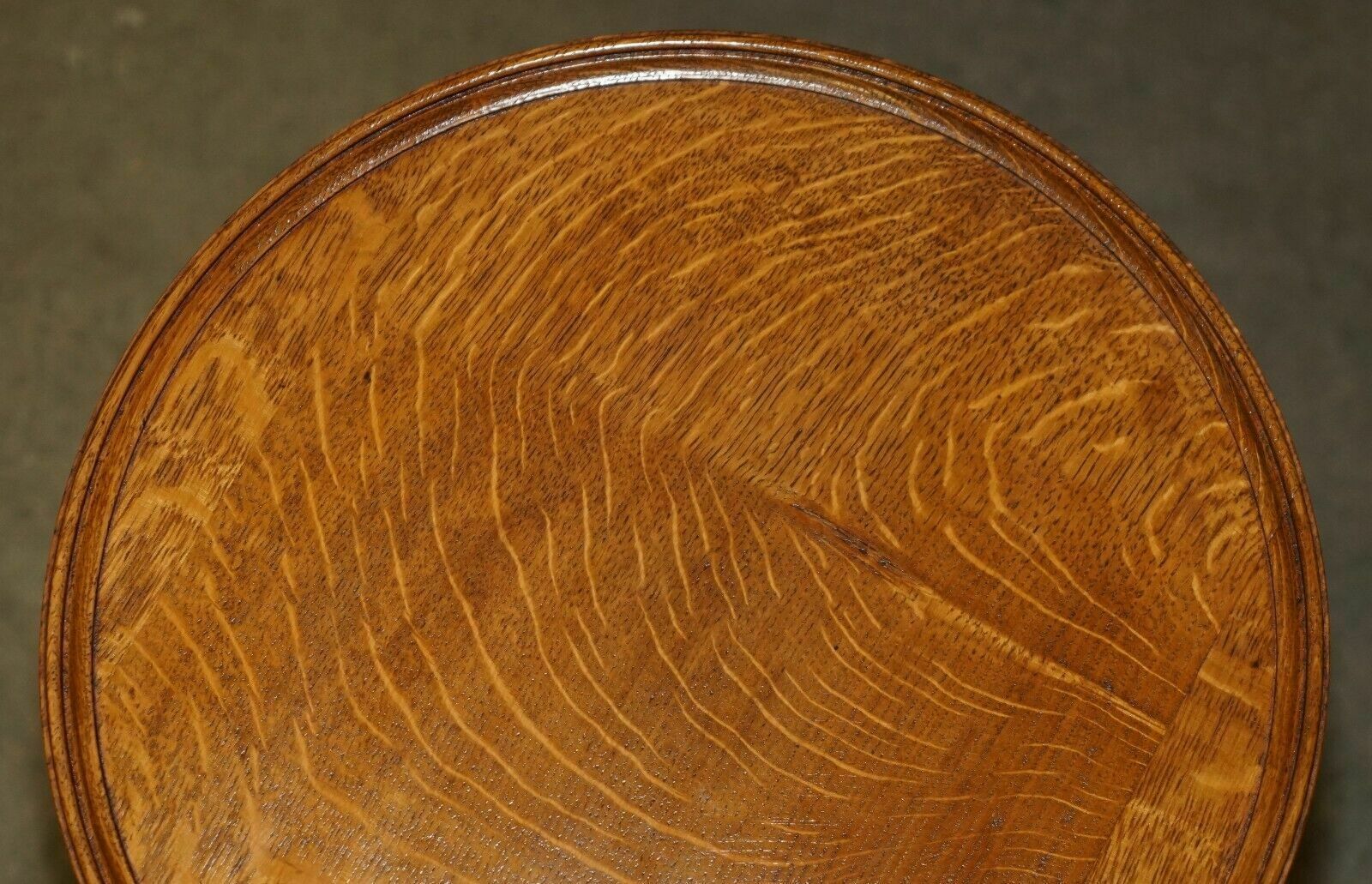 photo furniture Exquisite Cira 1840 Antique Tiger Oak Cut Side End Lamp Tilt Top Tripod Table