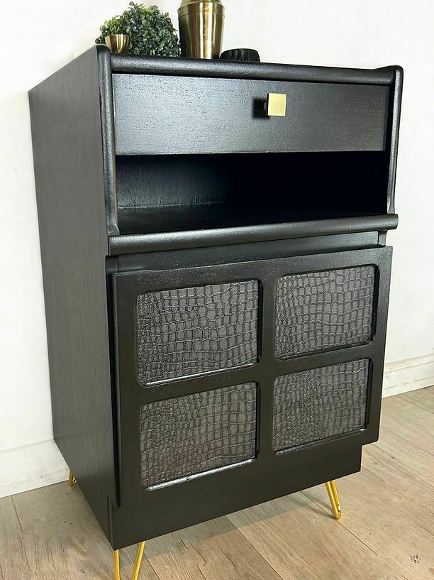 Black Nathan Drinks Cabinet photo vinterior