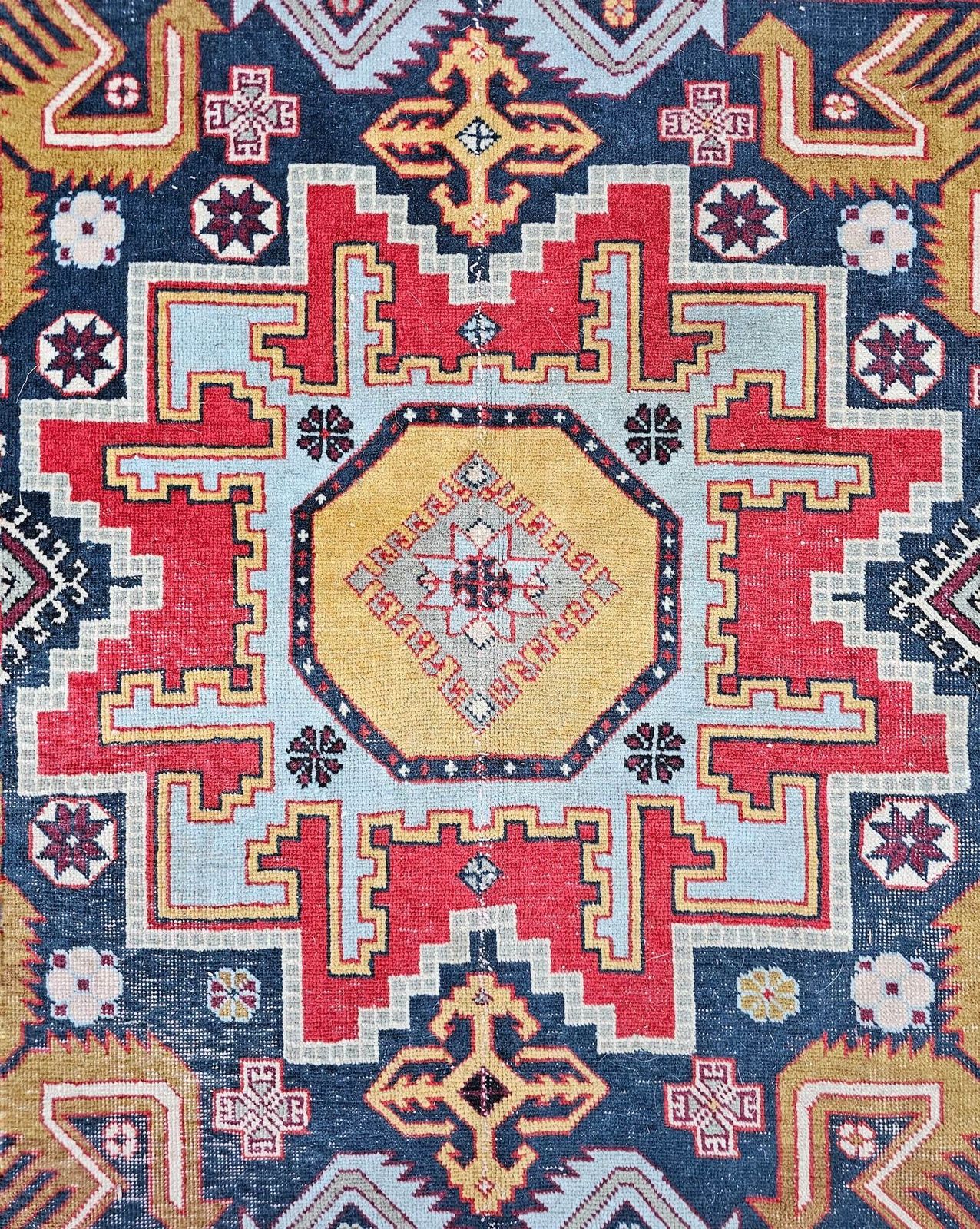 Antique Hand Knotted Kazak Woolen Rug // Made In The First Quarter Of 20th Century photo vinterior