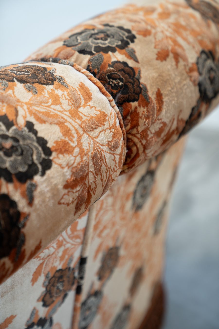 photo furniture Small Lounge Composed Of A 3 Seater Sofa And 2 Armchairs, 1970s Baroque Style.