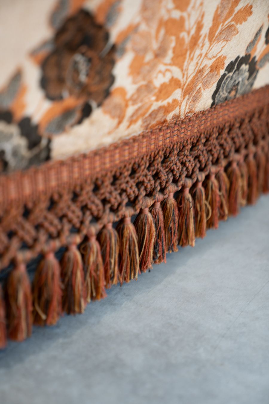 photo buy Small Lounge Composed Of A 3 Seater Sofa And 2 Armchairs, 1970s Baroque Style.
