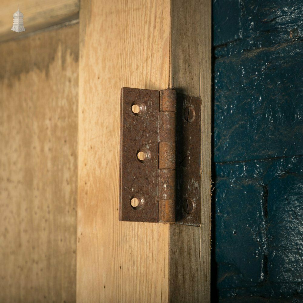photo vintage Pine Paneled Door, 2 Panel Shaker Style