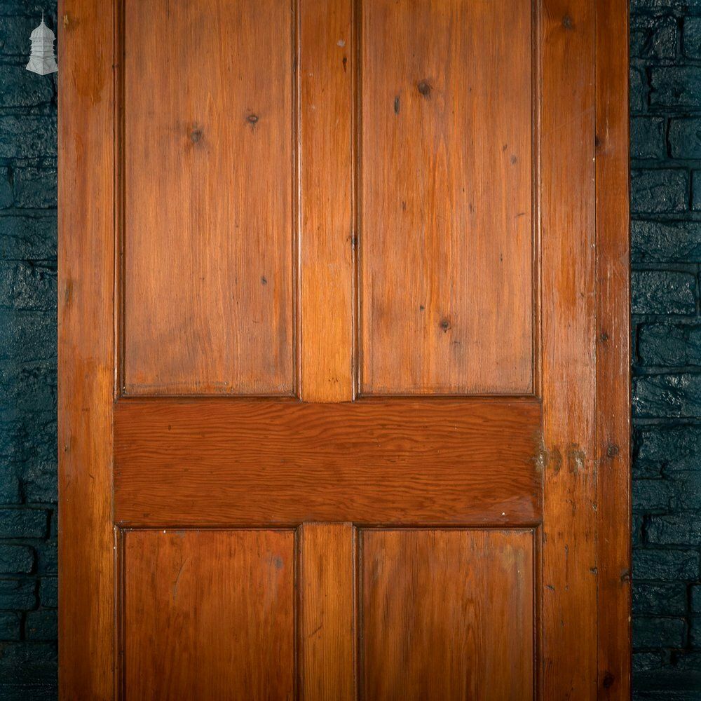 photo vintage Pine Panelled Door, 6 Panel