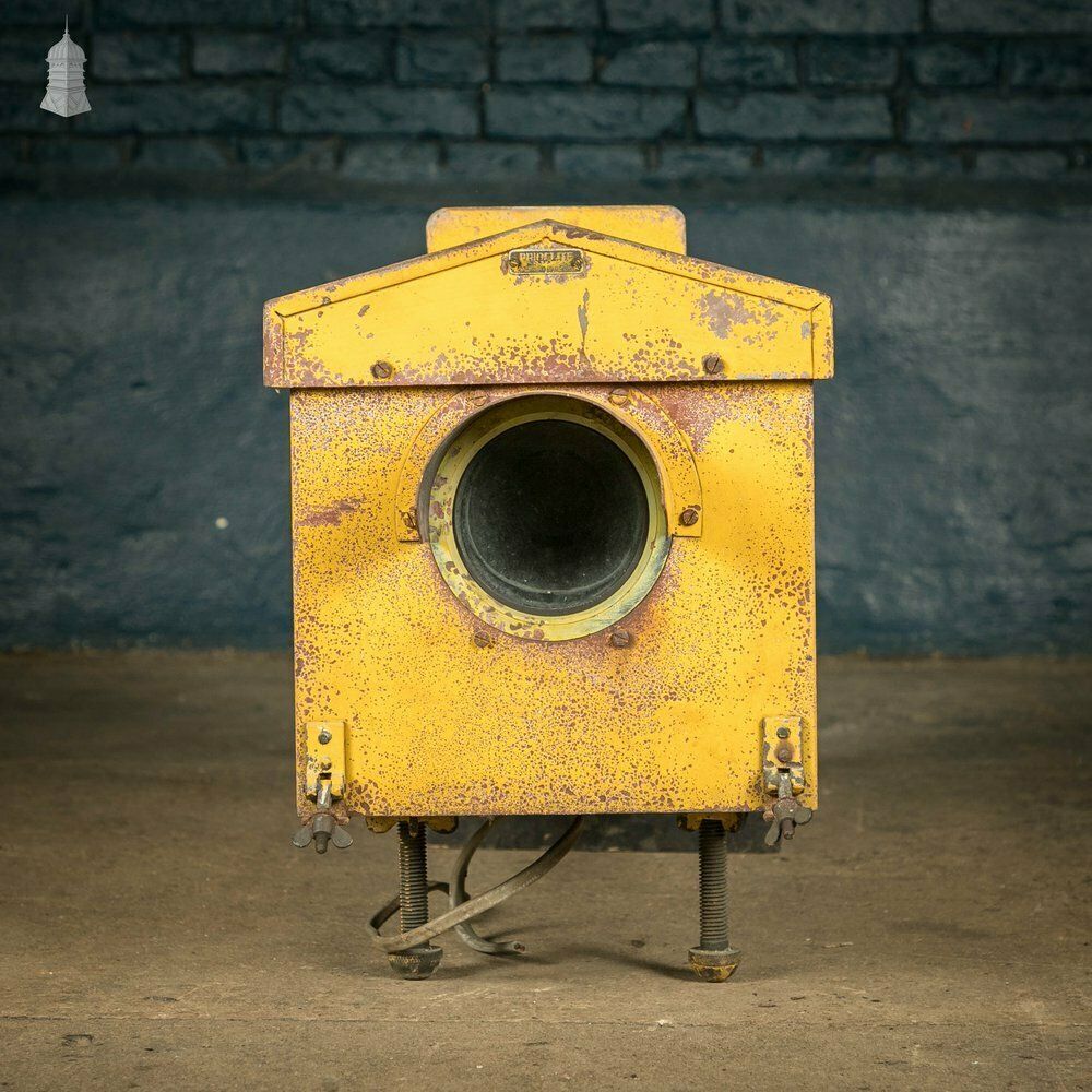 Vintage Signal Light, ‘Pridelite’ Railway Track Signal Lamp From Clapham Junction photo vinterior