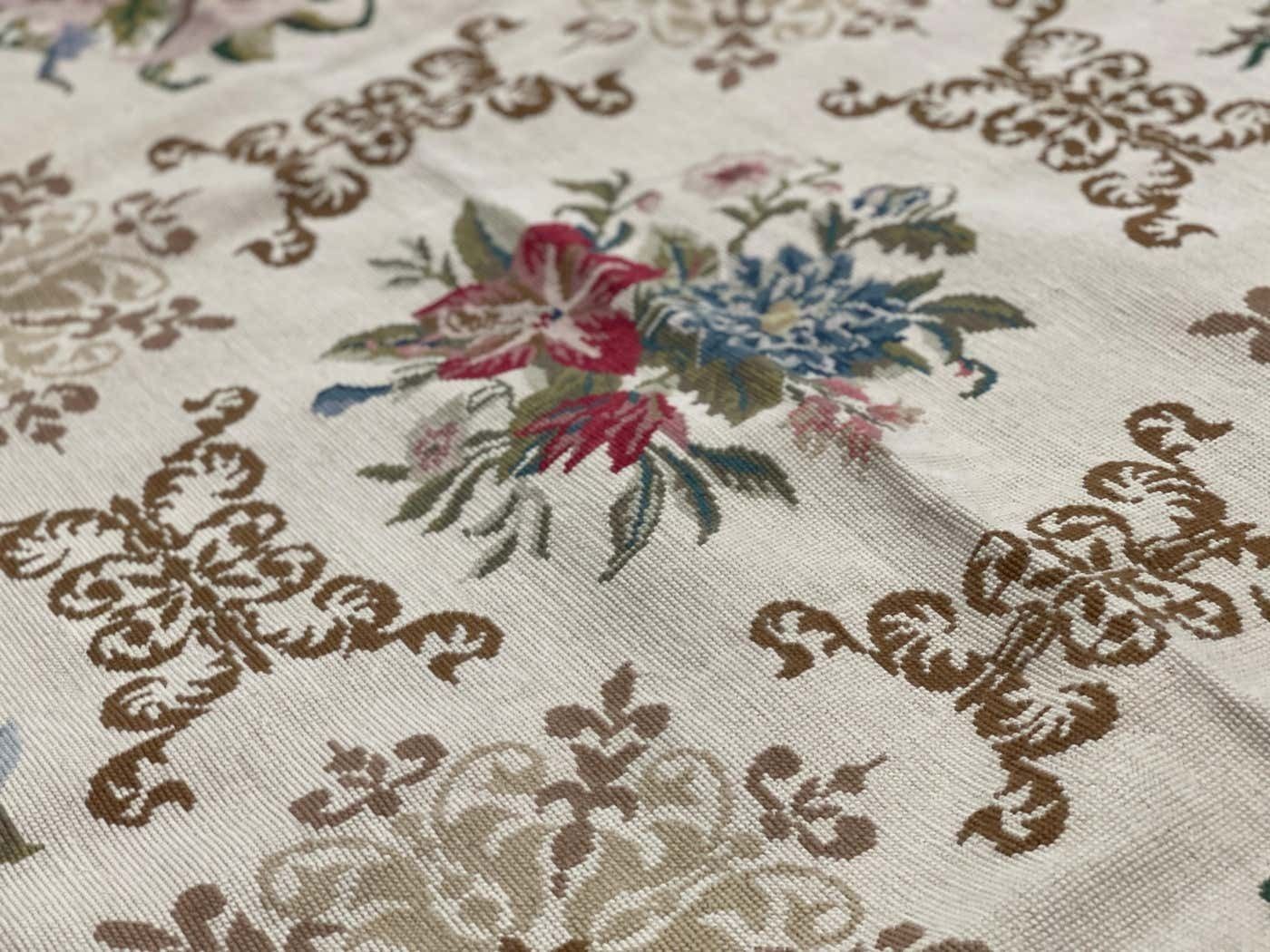 Traditional Beige Carpet Repeat Bunch Of Flowers Rug Needlepoint Livingroom Rug photo buy