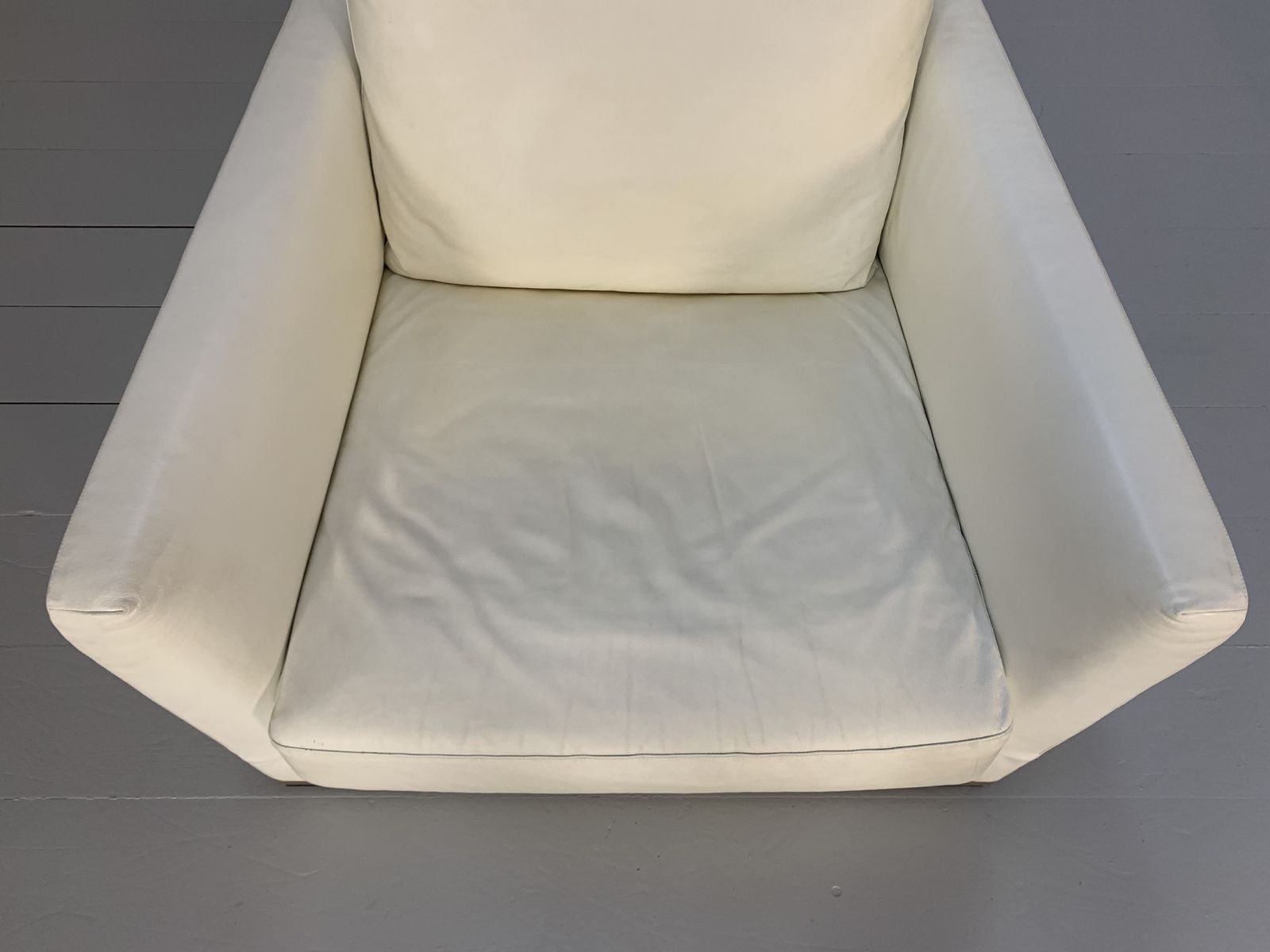 photo for sale B&B Italia Maxalto “Apta” Armchair – In White “Gamma” Leather