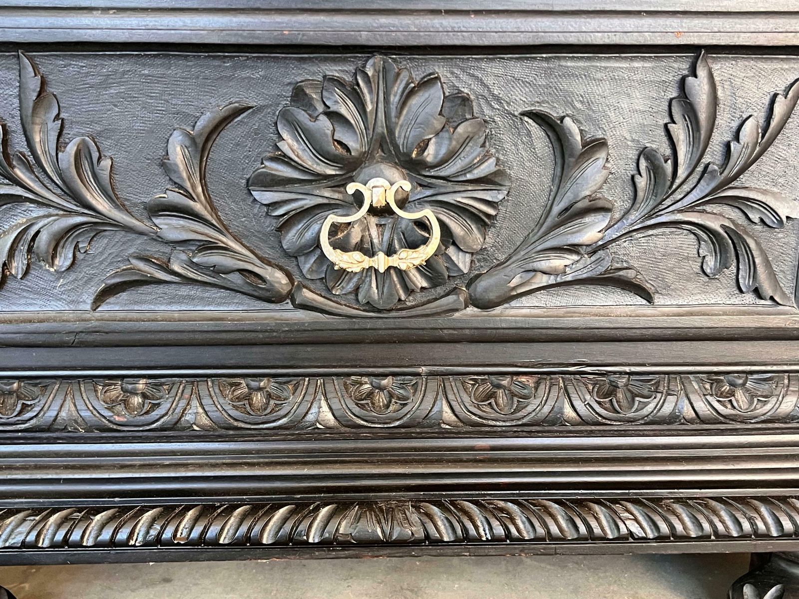 Mobilier Armoire Renaissance française à un vantail sculpté et tiroir photo