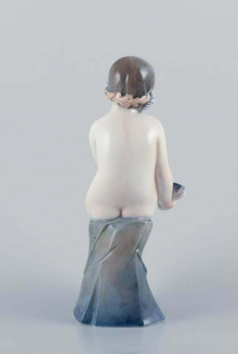 Royal Copenhagen, Rare Porcelain Figurine Of A Mermaid With Fish In Her Hands photo vinterior