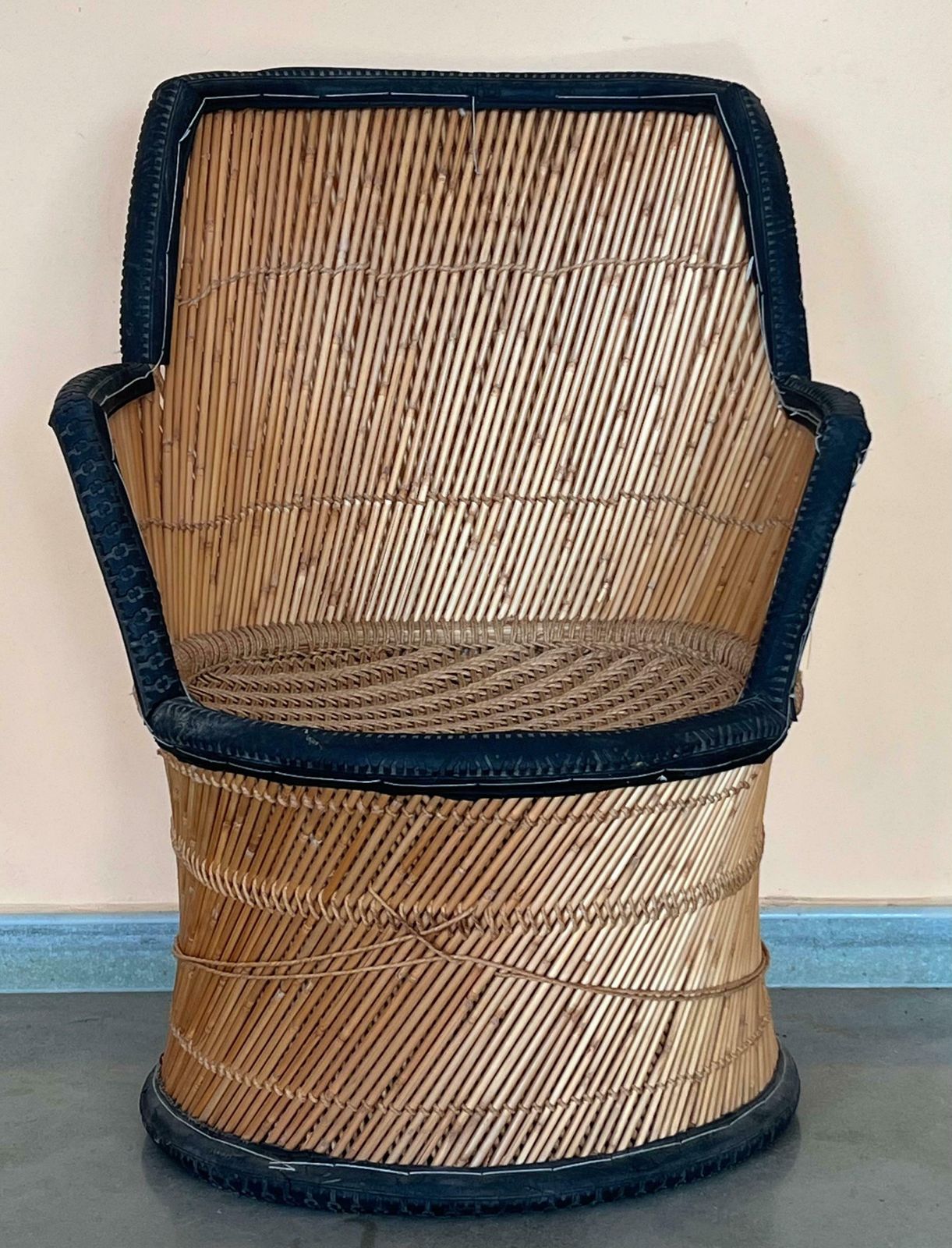 Paire de fauteuils Hollywood Regency en rotin et bambou photo Mobilier