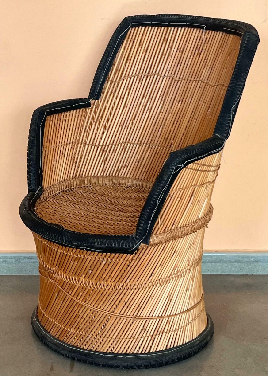 Paire de fauteuils Hollywood Regency en rotin et bambou photo vinterior