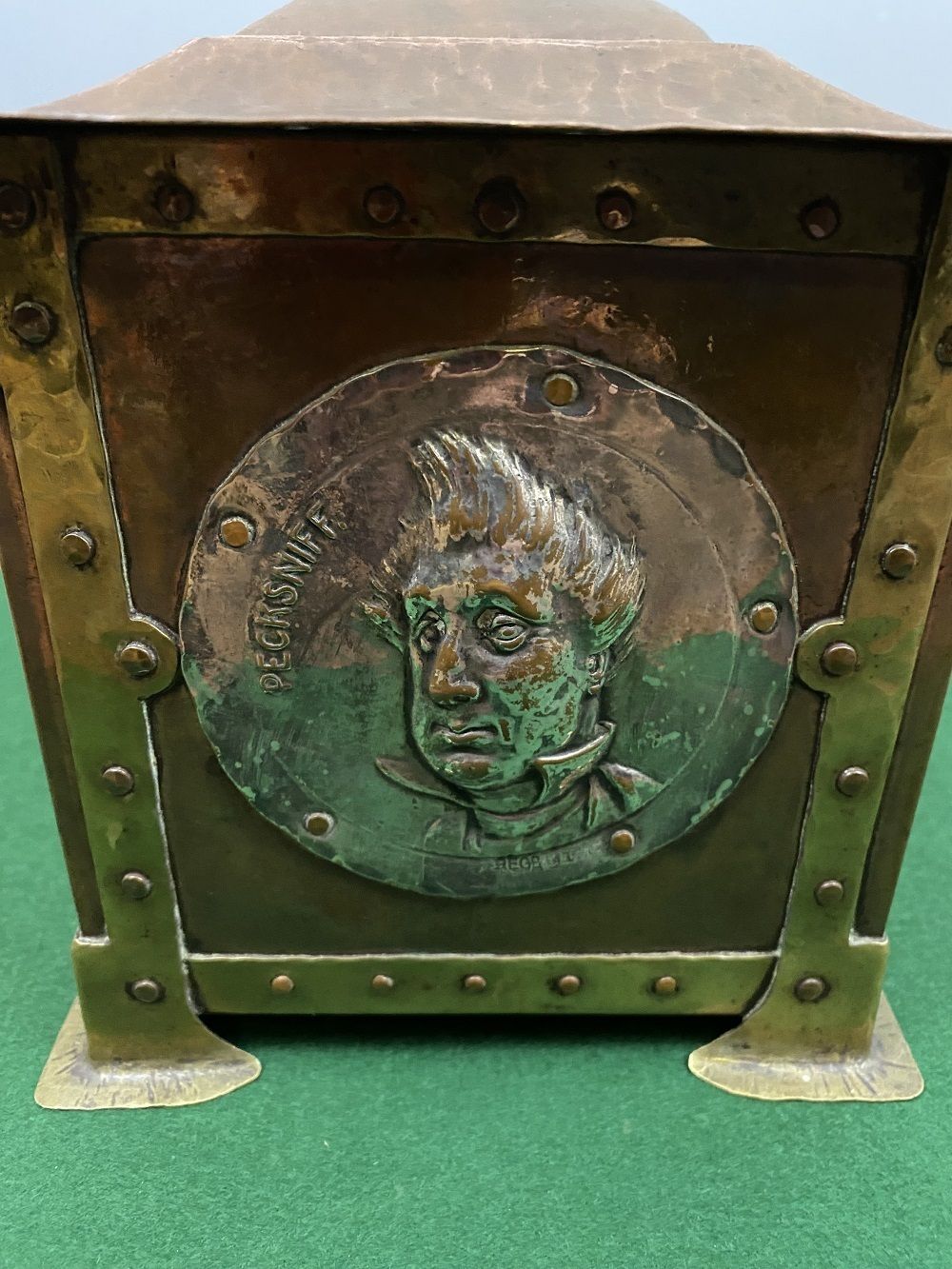 Antique Charles Dickens Arts And Crafts Copper Box (22550) photo for sale