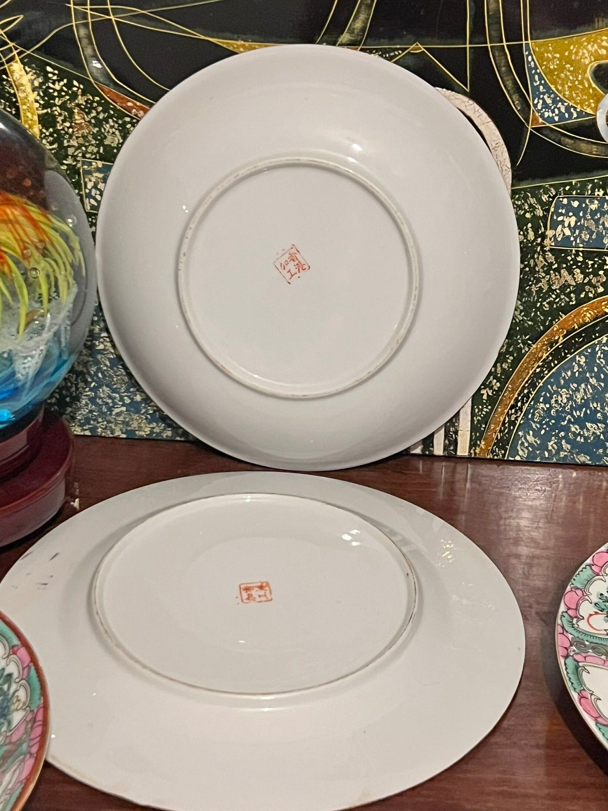 photo furniture Chinese Canton / Rose Medalion Bowls And Plates , 20th Century, Chinese Chinoiserie Famille Rose Porcelain