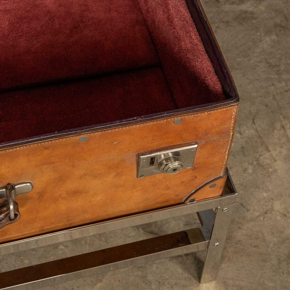 photo vintage 20th Century English Leather Trunk On Metal Stand, C1910