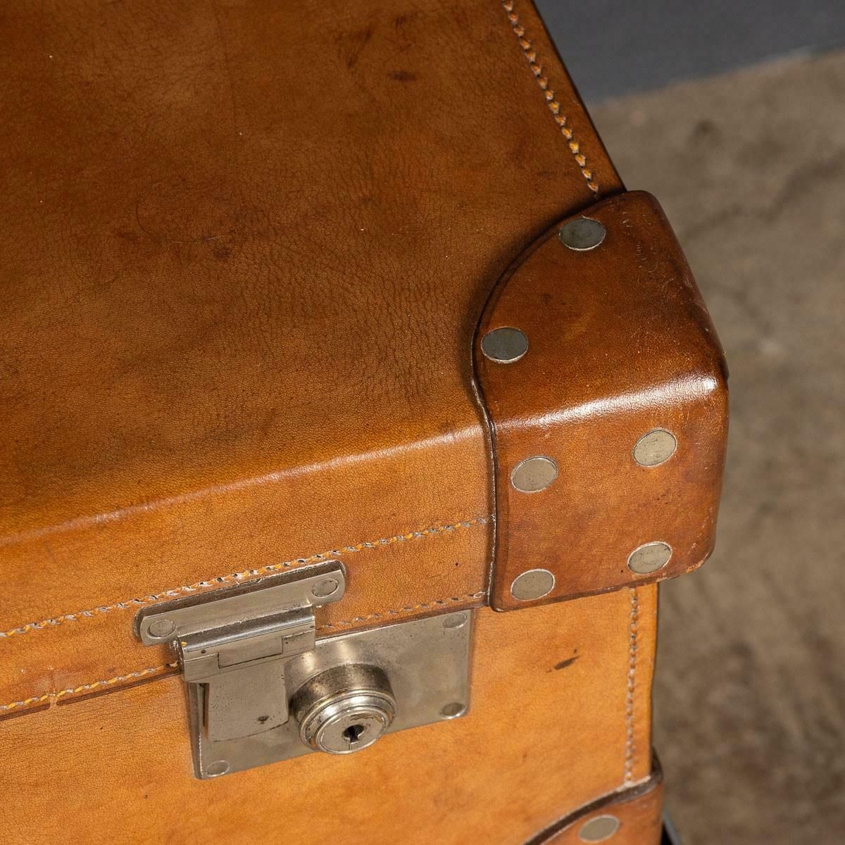 photo furniture 20th Century English Leather Trunk On Metal Stand, C.1910