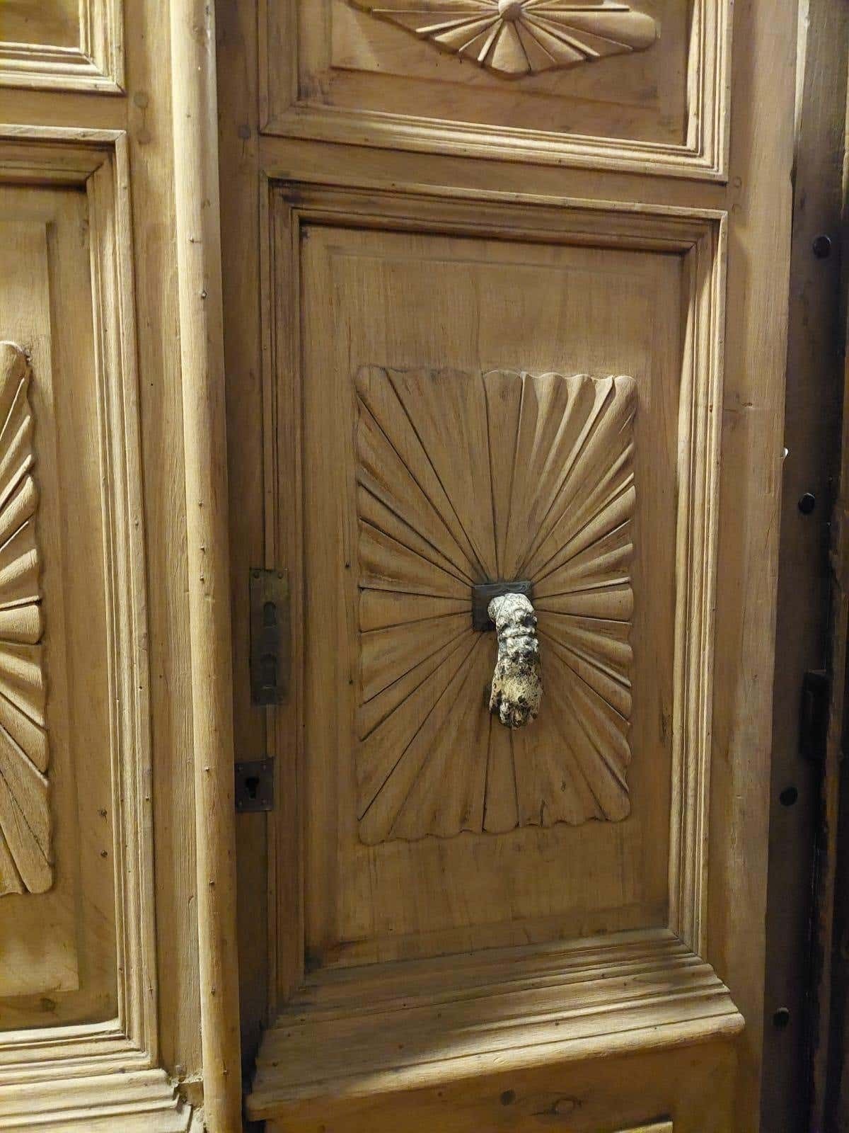 Old Double Entrance Door In Poplar Wood, Carved With Knocker, Italy photo 4023.0