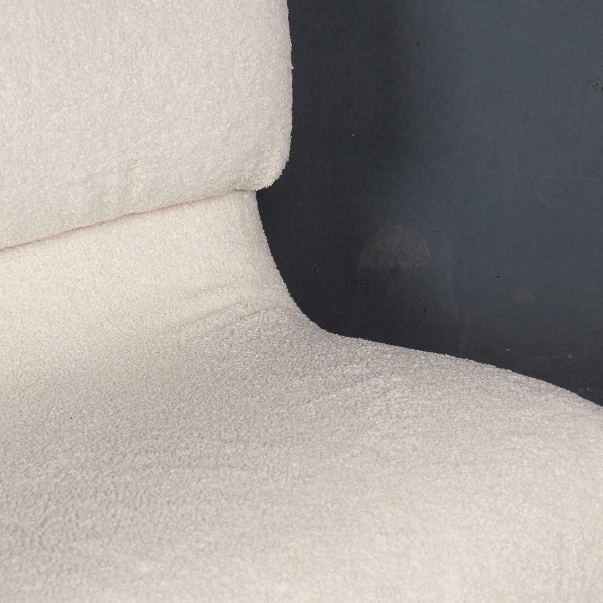 photo buy 20th Century Set Of Four Seats In Cream Boucle, C.1980