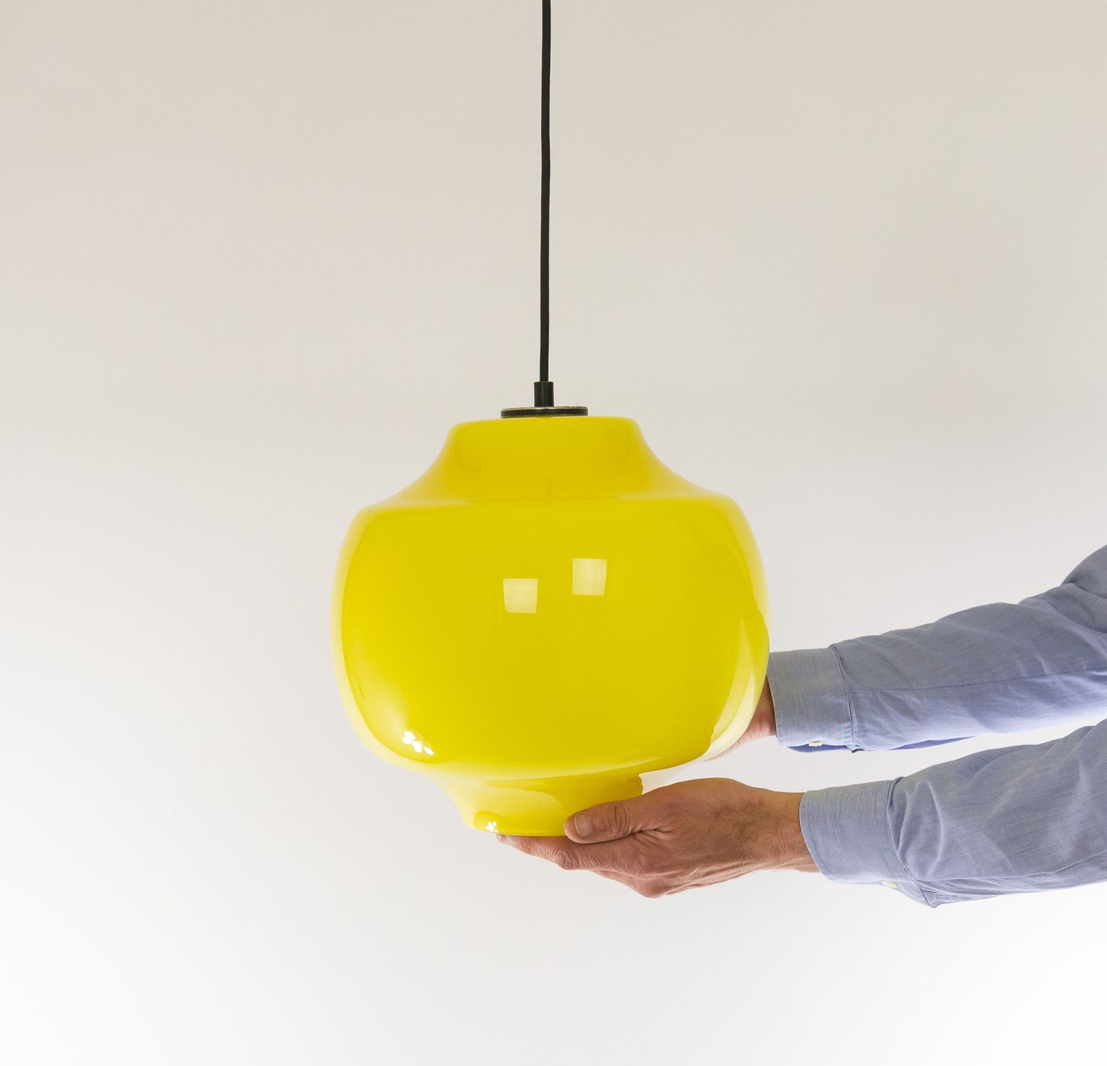 Yellow Glass Pendant By Alessandro Pianon For Vistosi, 1960s photo vintage