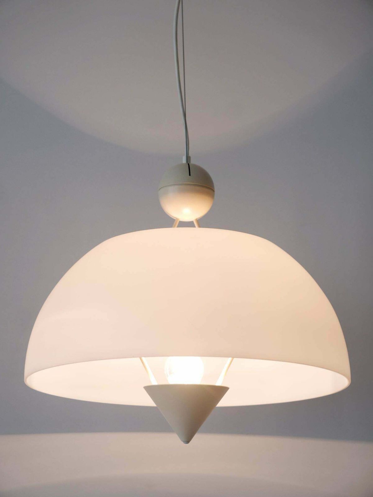 photo vinterior Rare & Elegant Mid Century Modern Pendant Lamp Or Hanging Light Italy 1970s