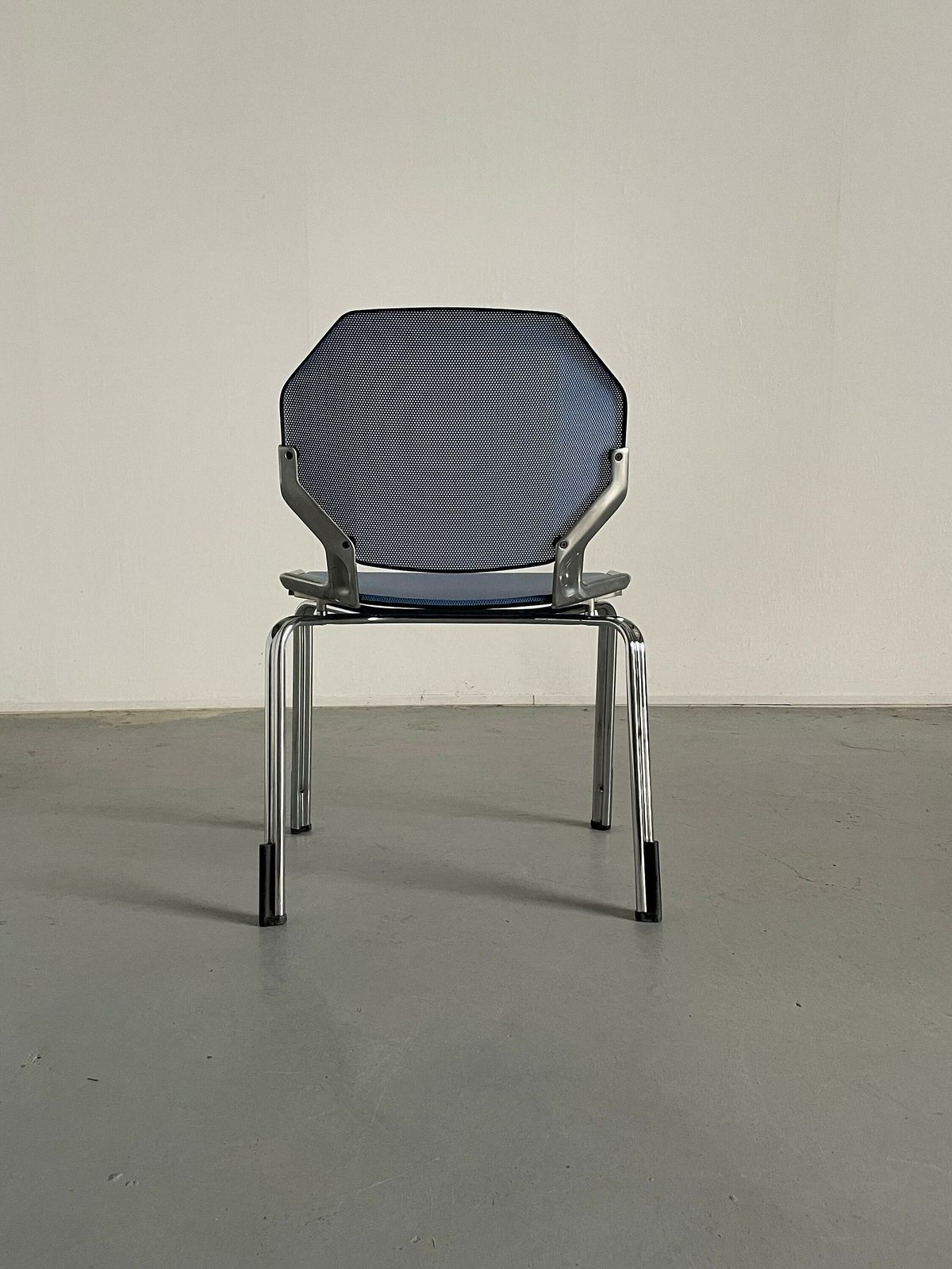 photo furniture Space Age Futuristic Octagonal Metal Stackable Dining Chairs Or Visitor Office Chairs By Fröscher Sitform, 1990s Germany