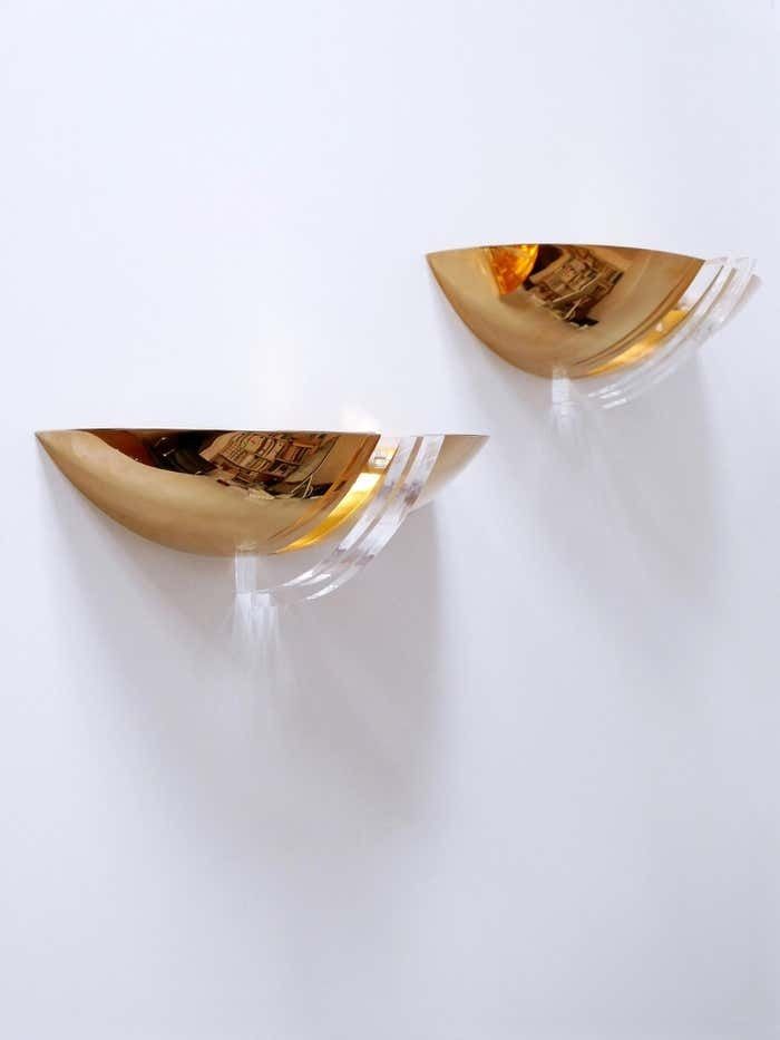 photo vinterior Set Of Two Elegant Gilt Brass & Lucite Sconces Or Wall Lights Germany 1980s