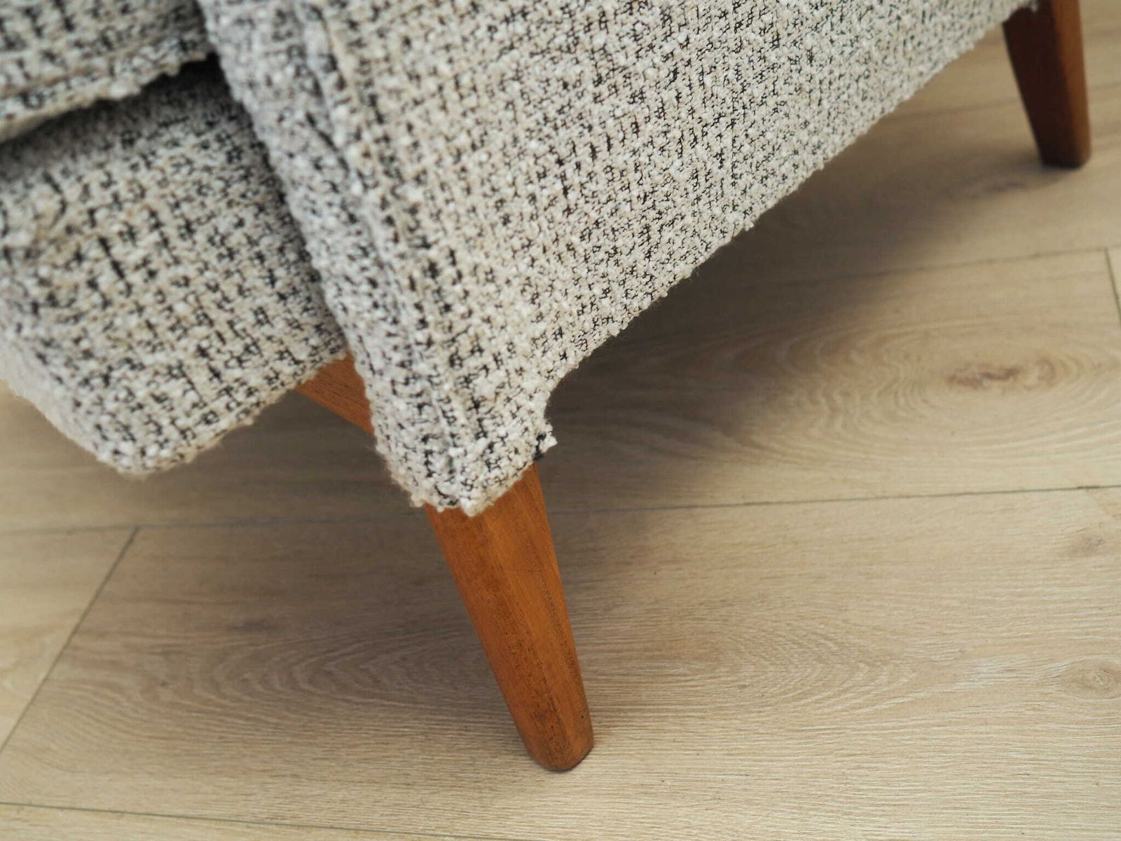 1049.0 Lounge Armchair, Danish Design, 1960s, Production: Denmark photo