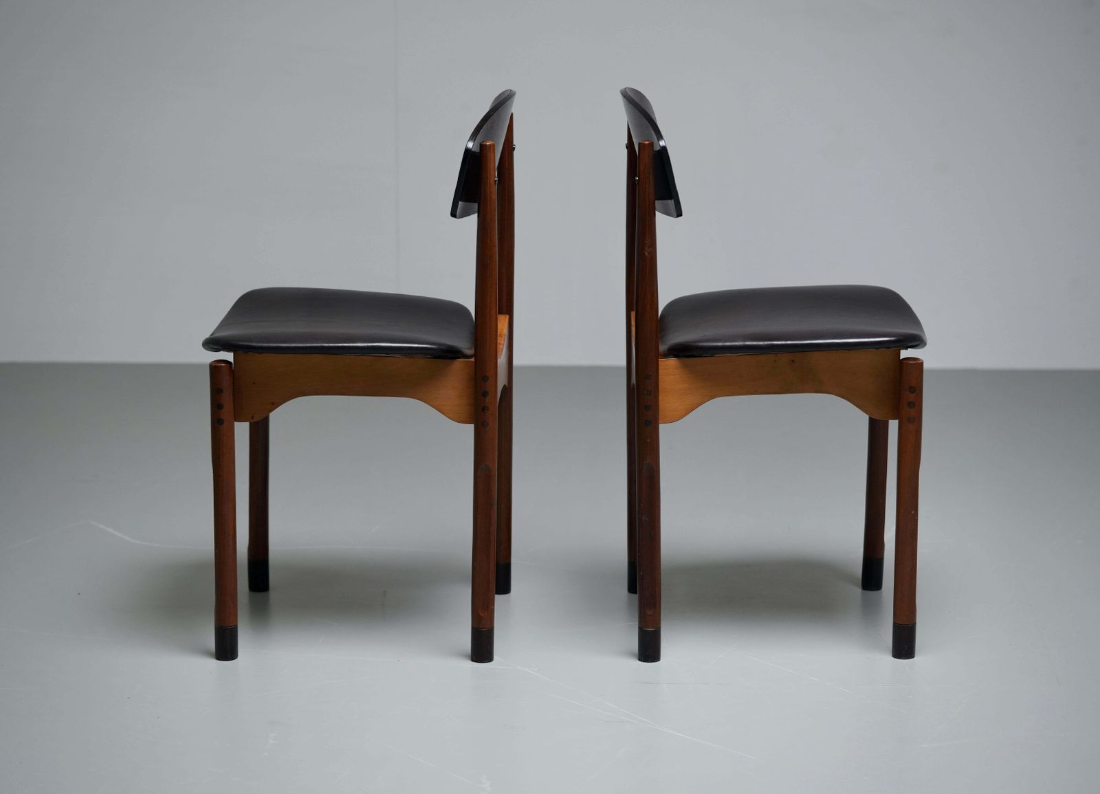 Set Van 2 Eetkamerstoelen In Teak, Mahonie En Imitatieleer, Italië, Jaren 1960 photo 1510.0