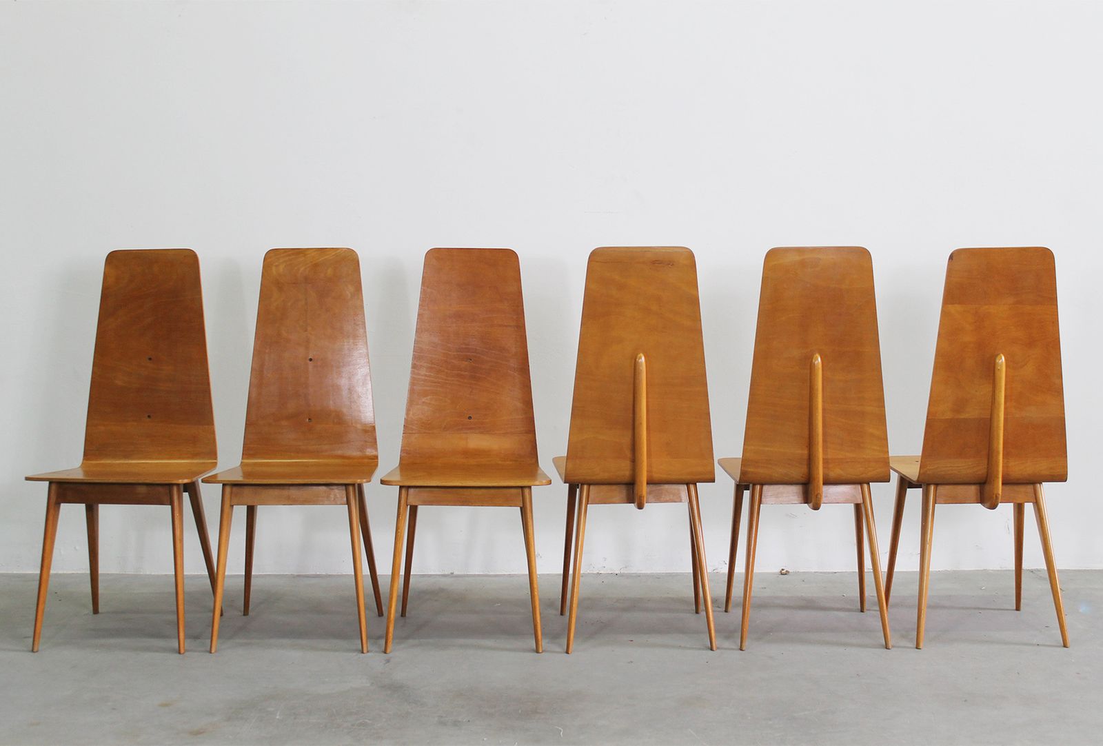 photo furniture Sineo Gemignani Set Of Six Chairs In Curved Wood Italian Manufacture 1940s