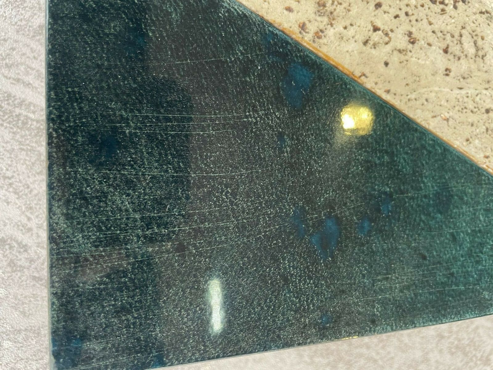 photo vintage An Italian 1970s Travertine Box With Green Glazed Tile Detail.