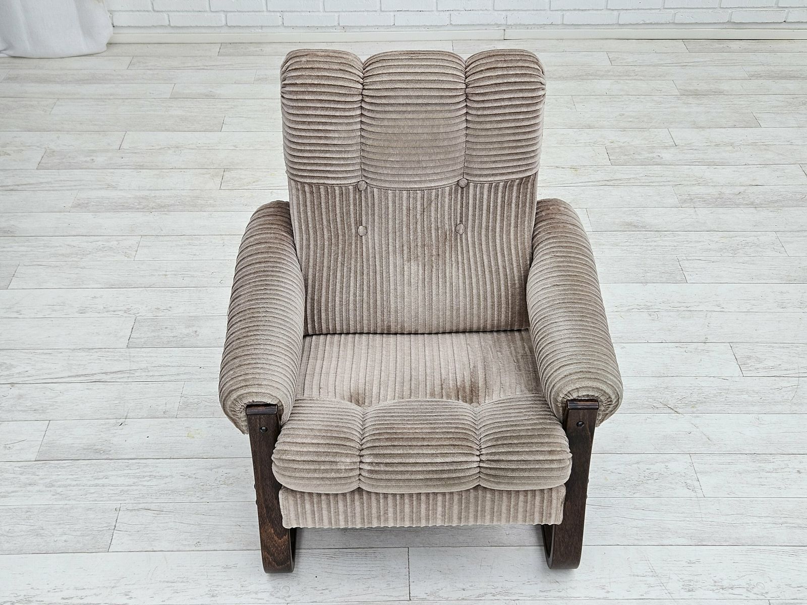 Jaren 1970, Deense Loungestoel, Uitstekende Staat, Corduroy. photo for sale