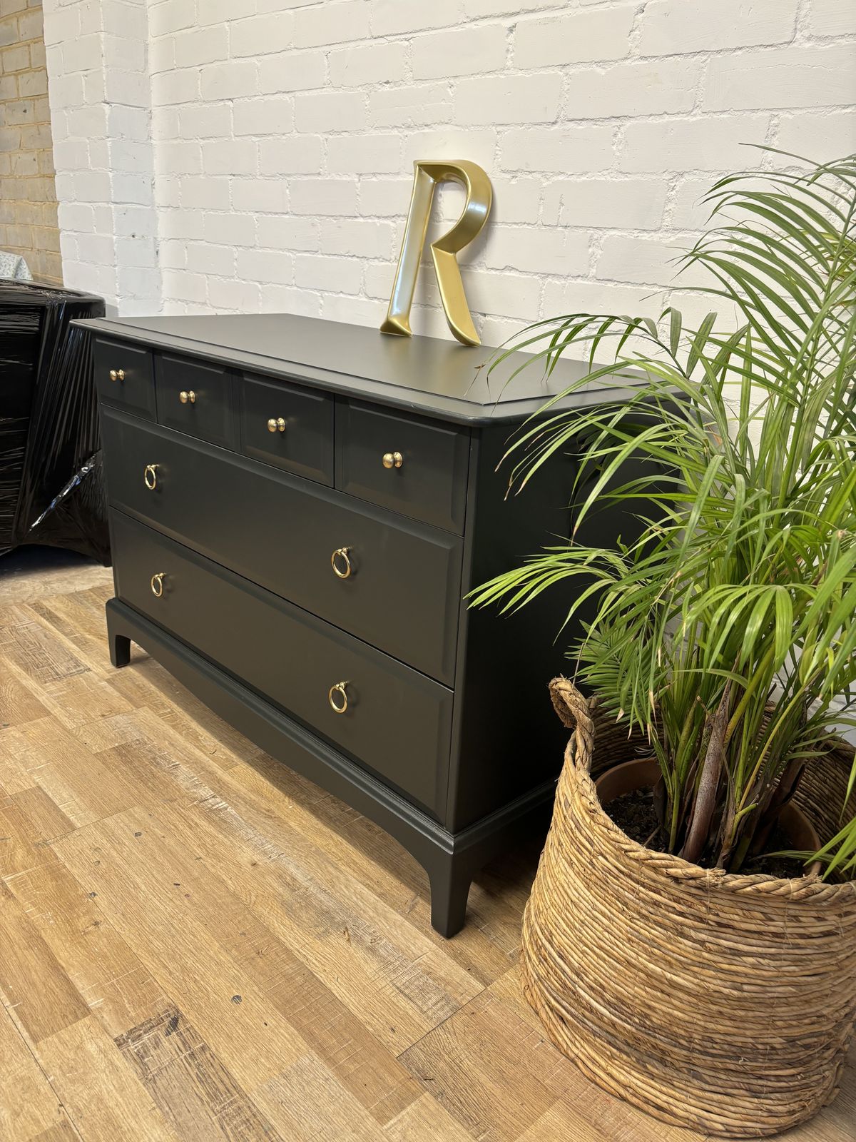 photo buy Stag Minstrel 4 Over 2 Wide Chest Of Drawers Painted Dark Grey