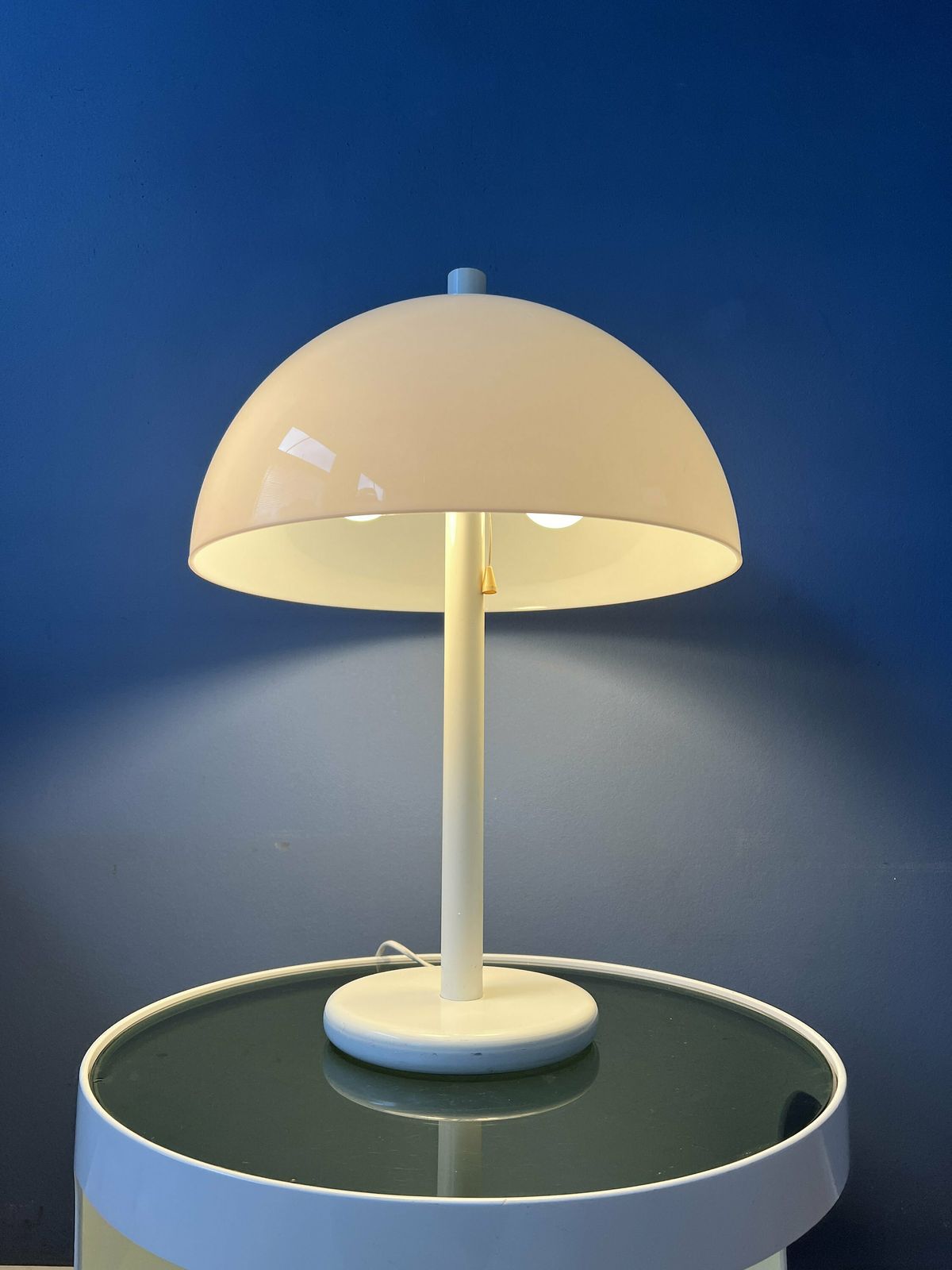 Witte Mid Century Mushroom Dijkstra Tafellamp photo for sale