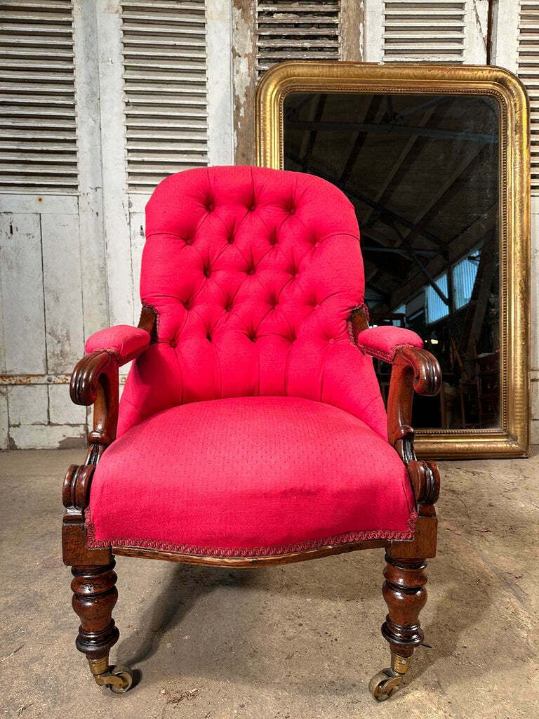 photo furniture Antique Country House Mahogany Button Back Showframe Armchair Circa 1870