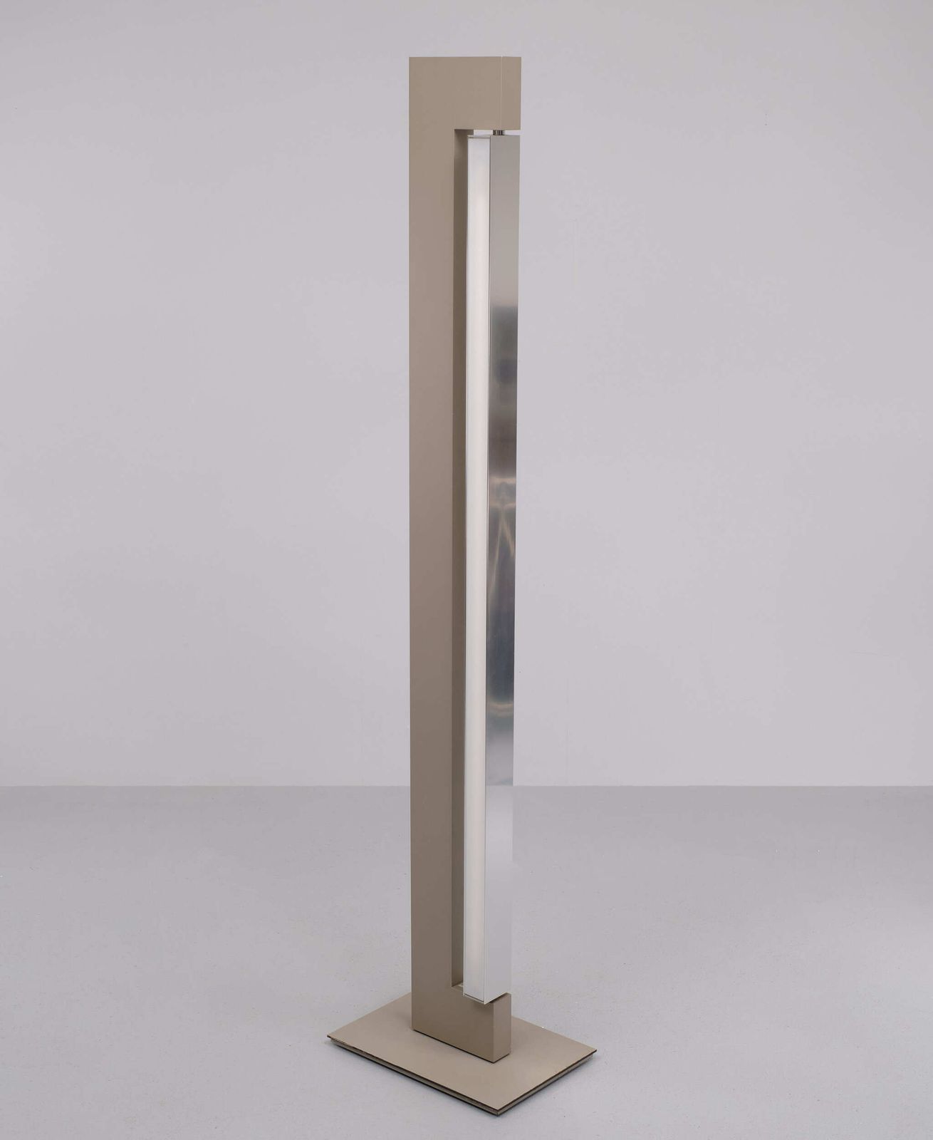 photo furniture Rotating Ara Floor Lamp By Ilaria Marelli By Italian Luce 1980s