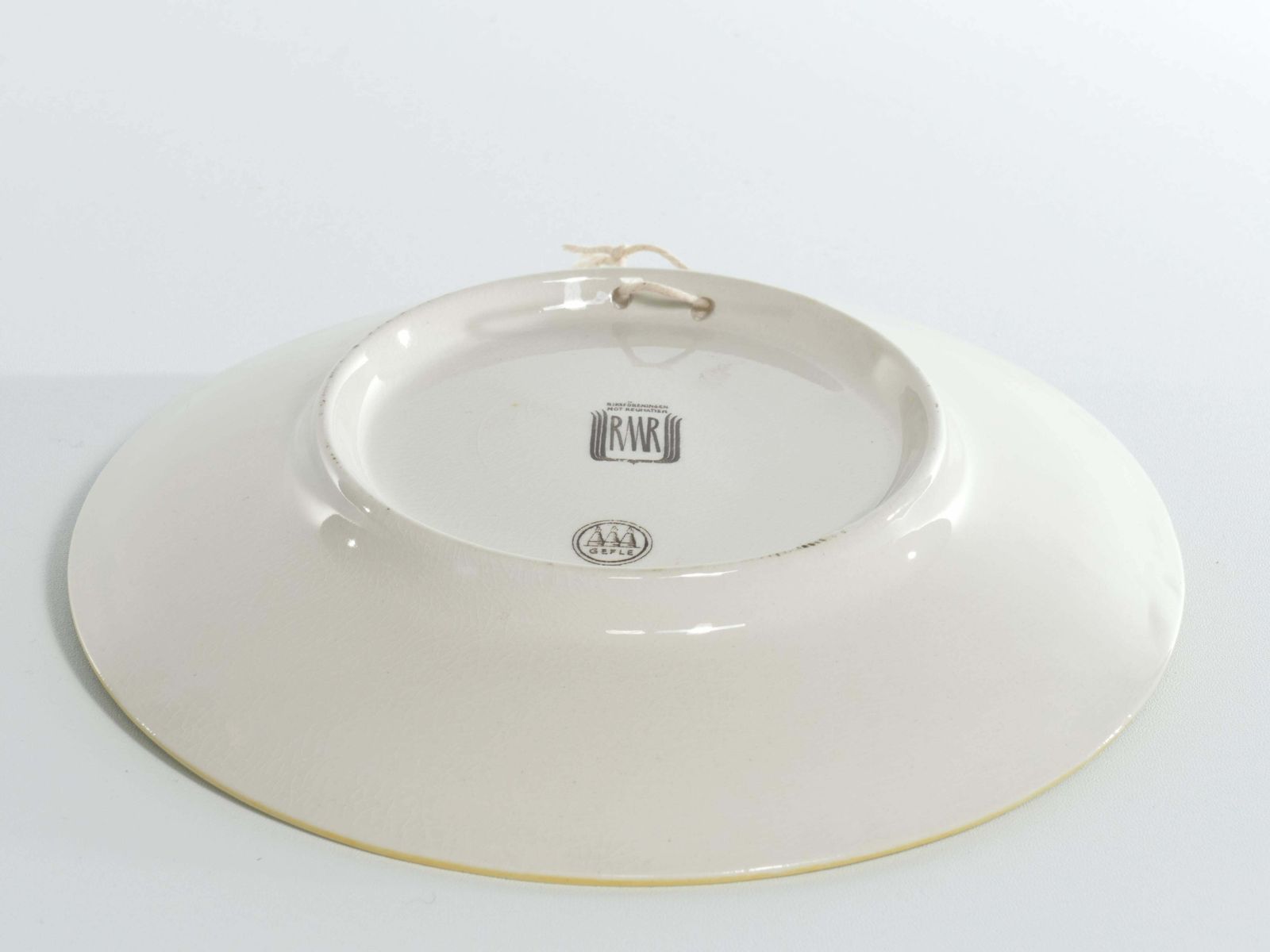 Swedish Grace Plates With Ulriksdal Palace In Yellow And Green By Gefle 1951 photo Home Decor