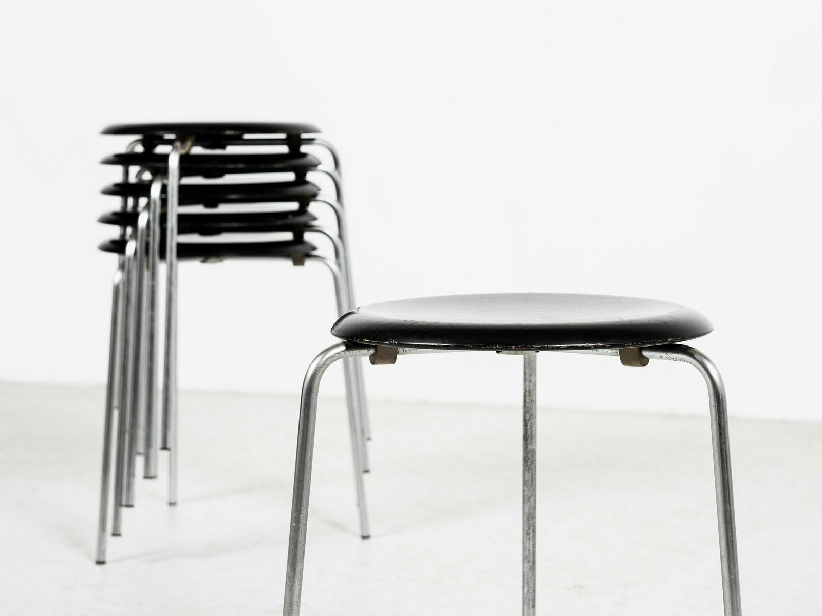 Midcentury Set Of 6 Dot Stools In Black By Arne Jacobsen For Fritz Hansen, 1964 photo buy