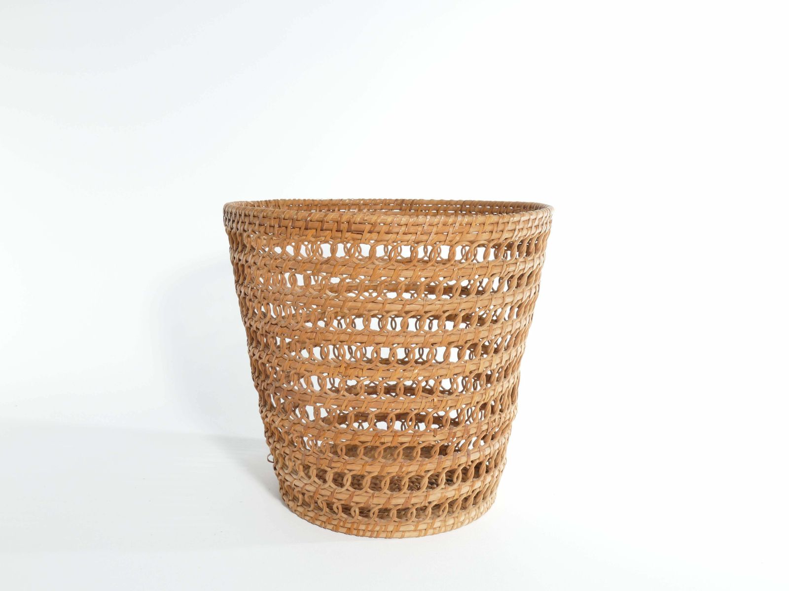 Mid Century Modern Wicker Wastebasket photo 101.0