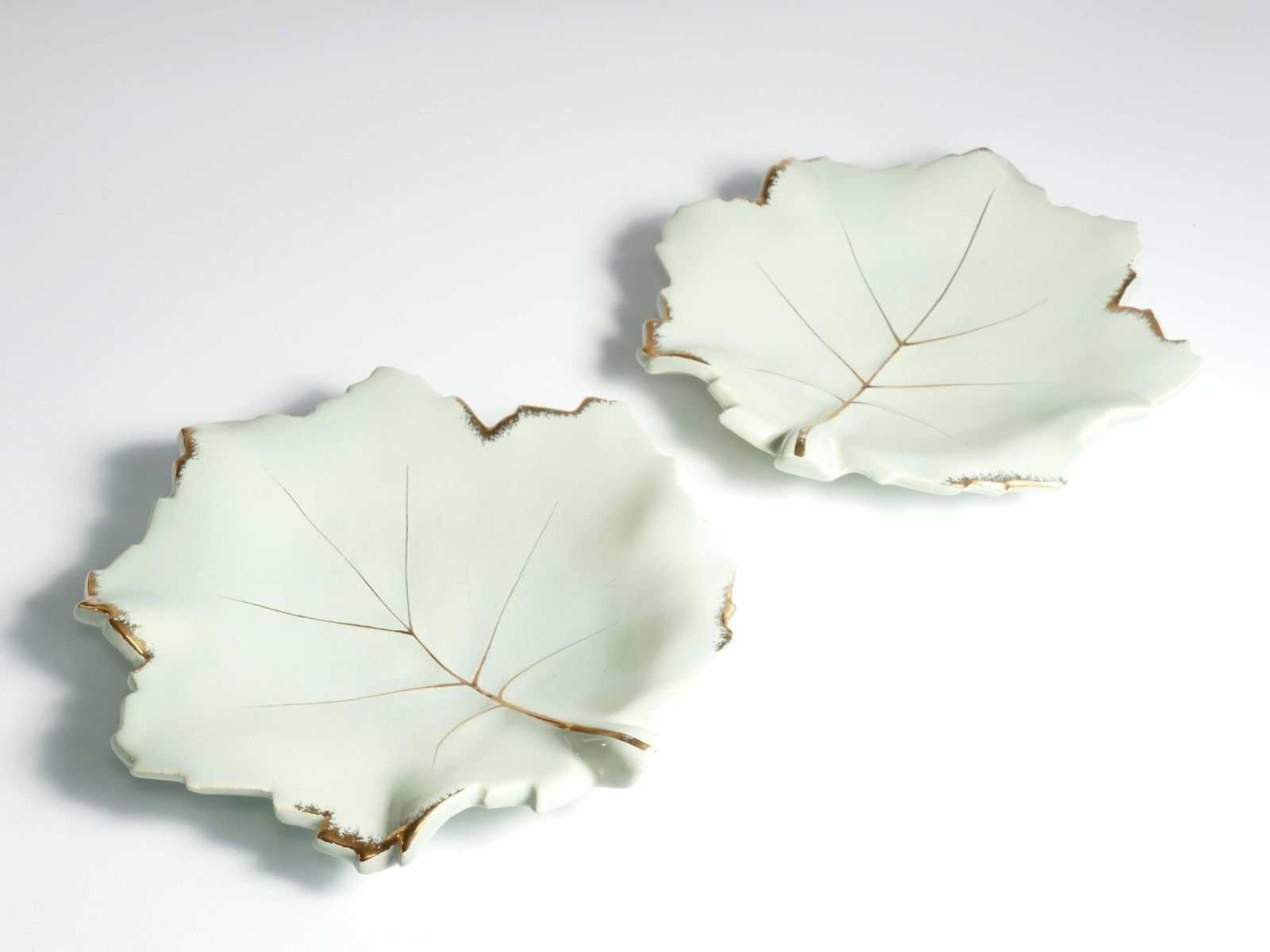 photo furniture Art Deco Pistachio And Gold Leaf Plates Viloca Paris Caffarelli