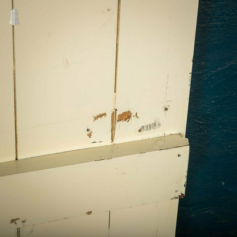 photo vinterior Ledged And Braced Door, Pine Finish