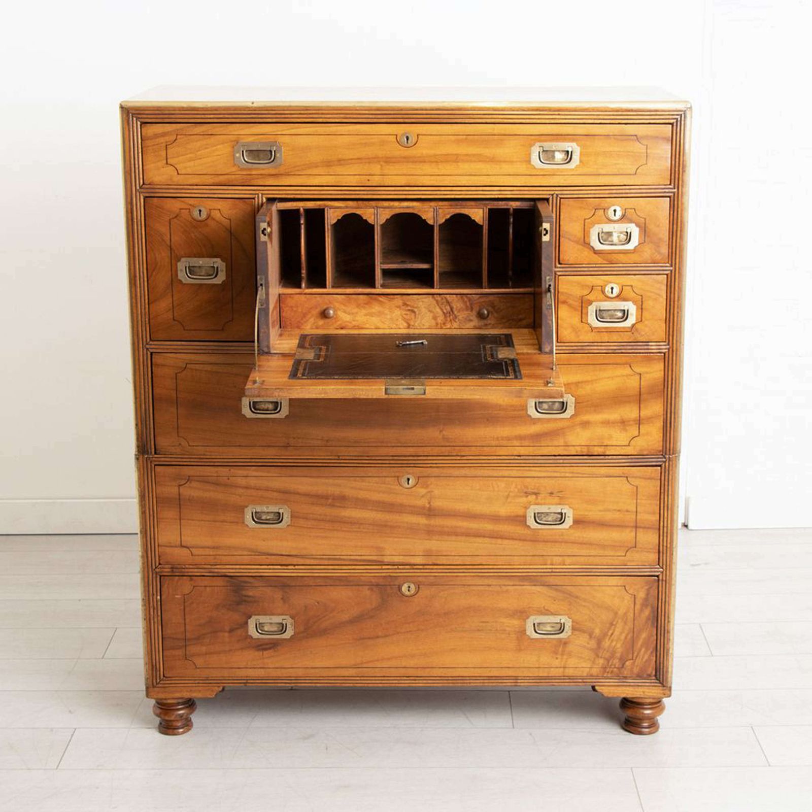 photo vintage Antique Chinese Export Camphorwood Military Campaign Secretaire Chest