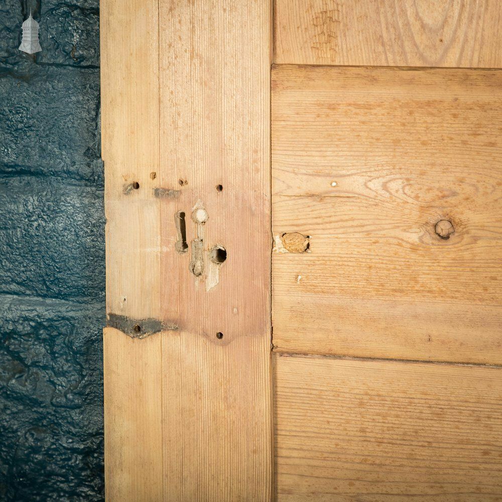 210.0 Pine Panelled Door, 6 Raised Moulded Panels photo