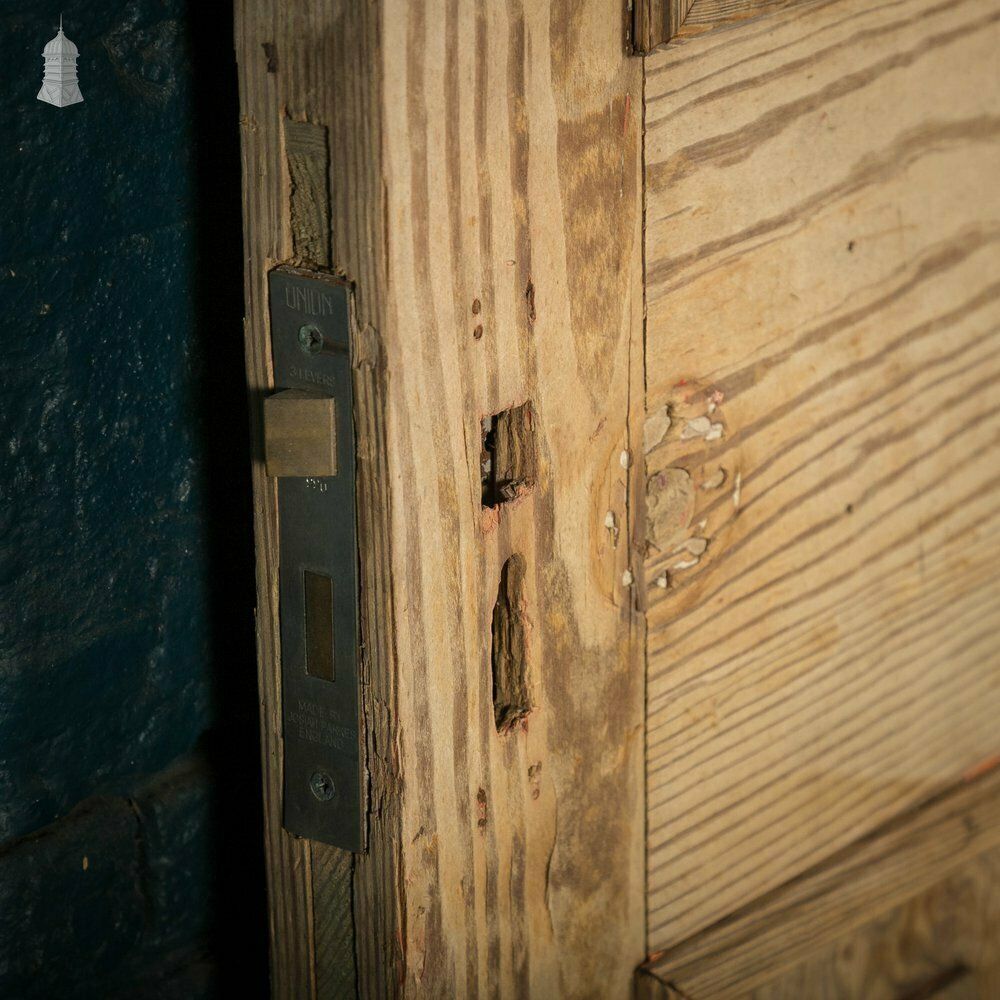 photo vintage Half Glazed Door, 1 Glazed Panel Over 4 Moulded Panels