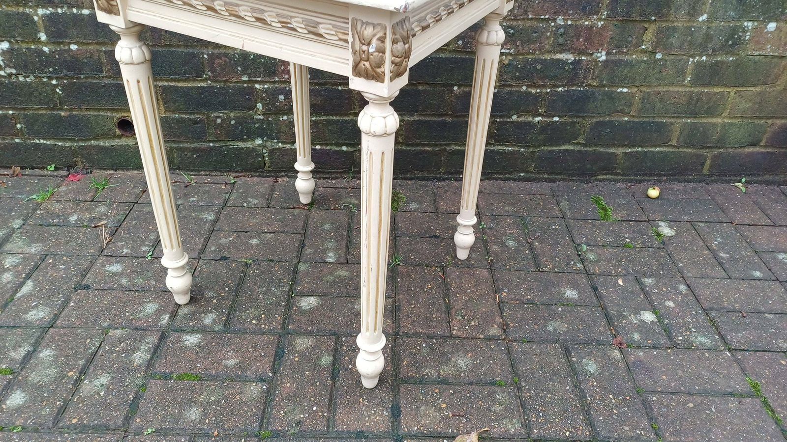 photo furniture Vintage Painted Gold And Cream Side Occasional Bedside Table Solid Wood (Original Paint)