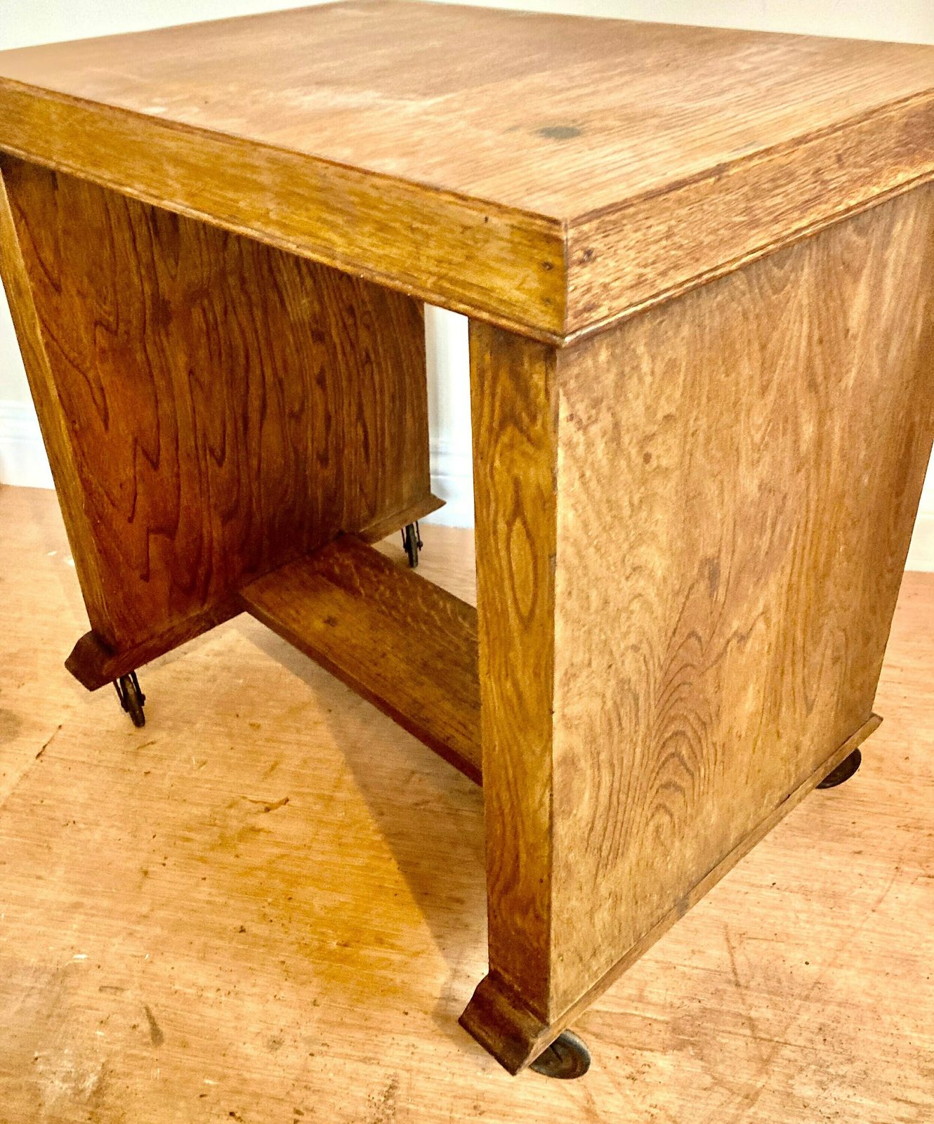 Mid Century Oak Side Table Trolley Coffee Table Occasional Hall Antique Industrial Vintage Drinks Wheels photo vinterior