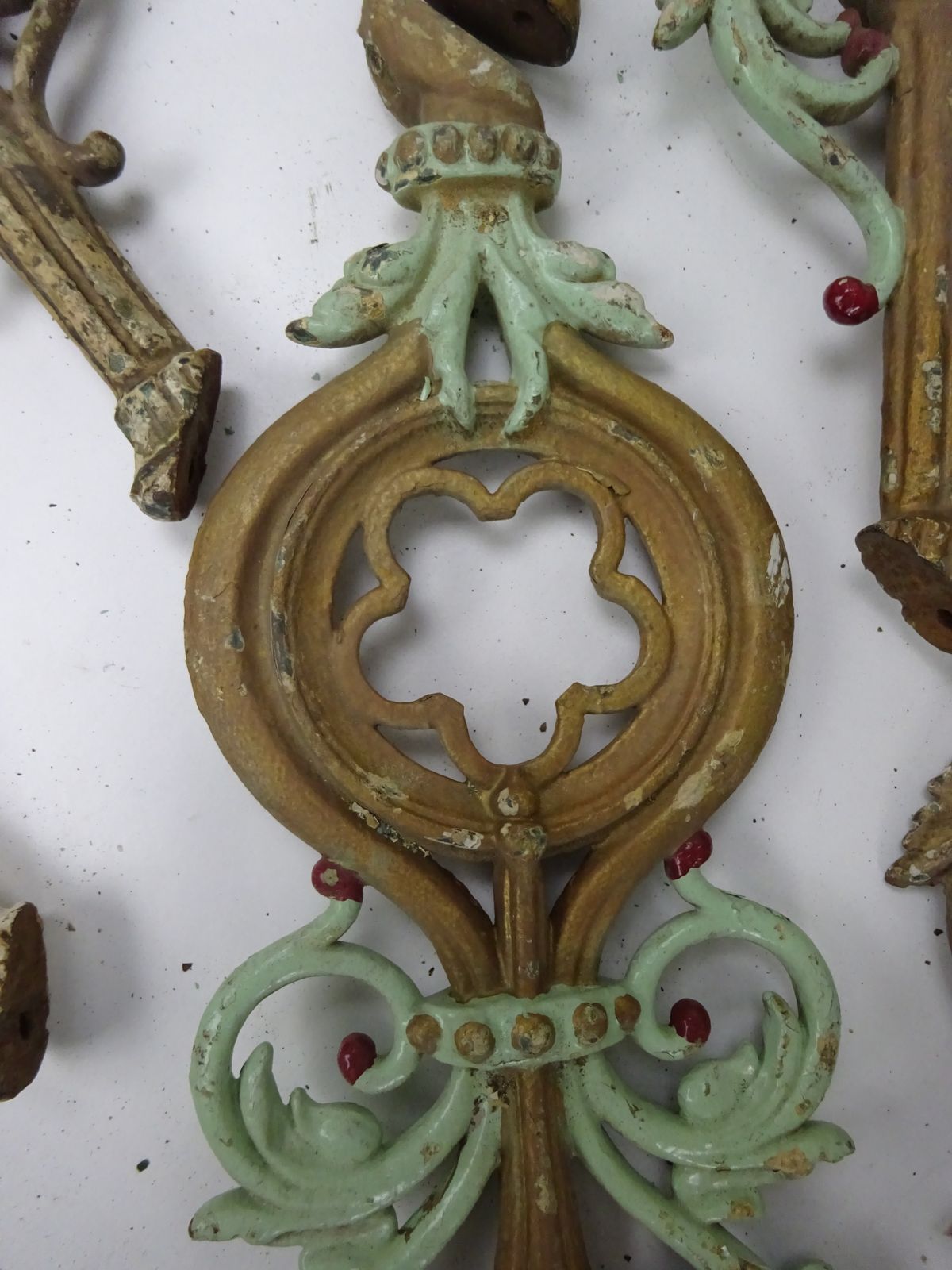 28 Reclaimed Antique Cast Iron Stair Balustrade/Spindles photo 1245.0